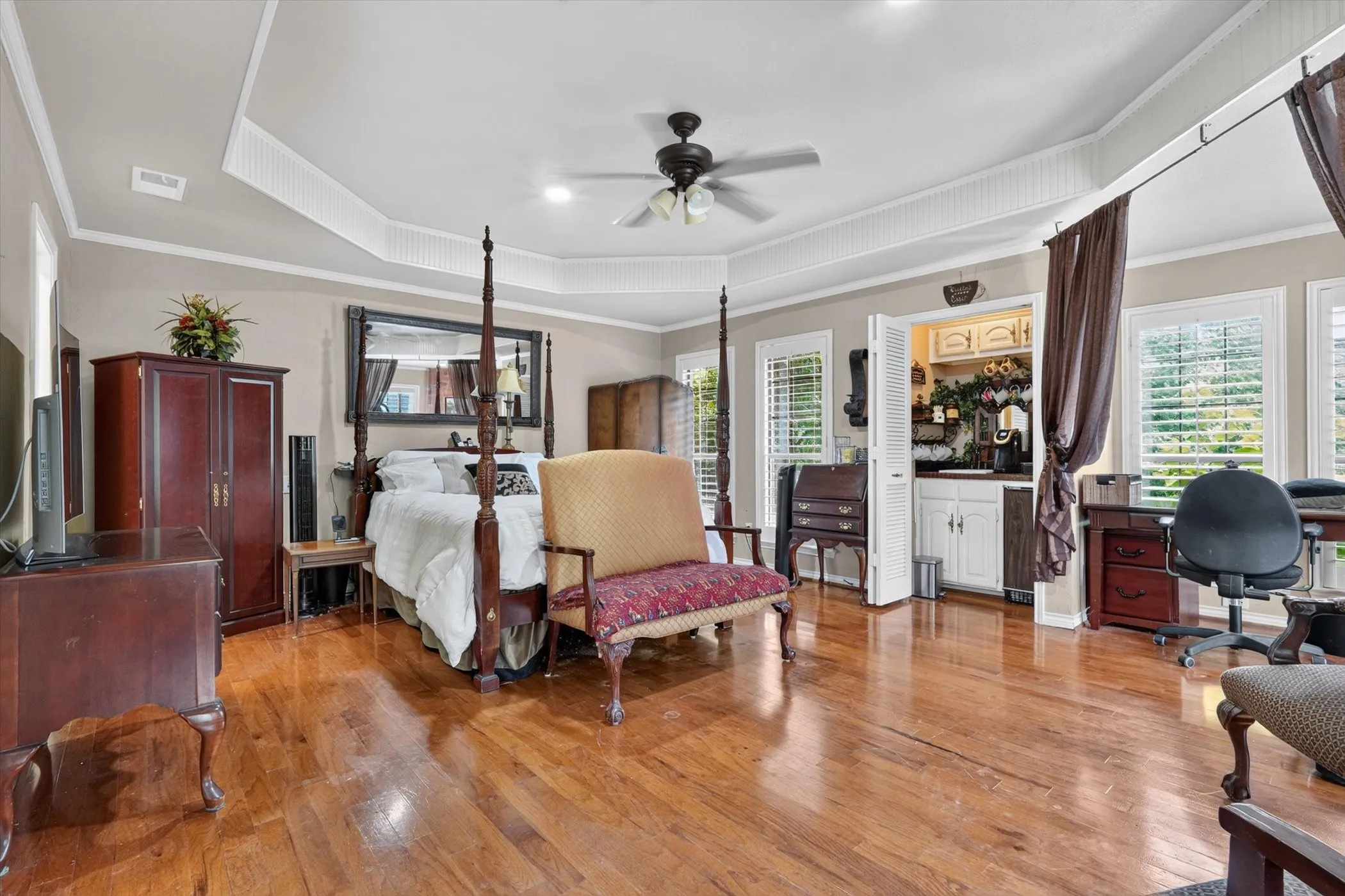 Single Family Residence For Rent in Denton County , 2335 Highlands Creek Road, Carrollton, Texas 75007, 4 Bedroom, 5 Bathroom, 3 Garage spaces, 3,508 Sqft, built in 1983, mls#21314082, Real Estate Agent in Carrollton, Homes For Rent in Denton county, Homes For Rent in Carrollton, Realtor in Carrollton Texas, Real Estate Brokerage Independent Realty Texas, Luminita Cordes Realtor