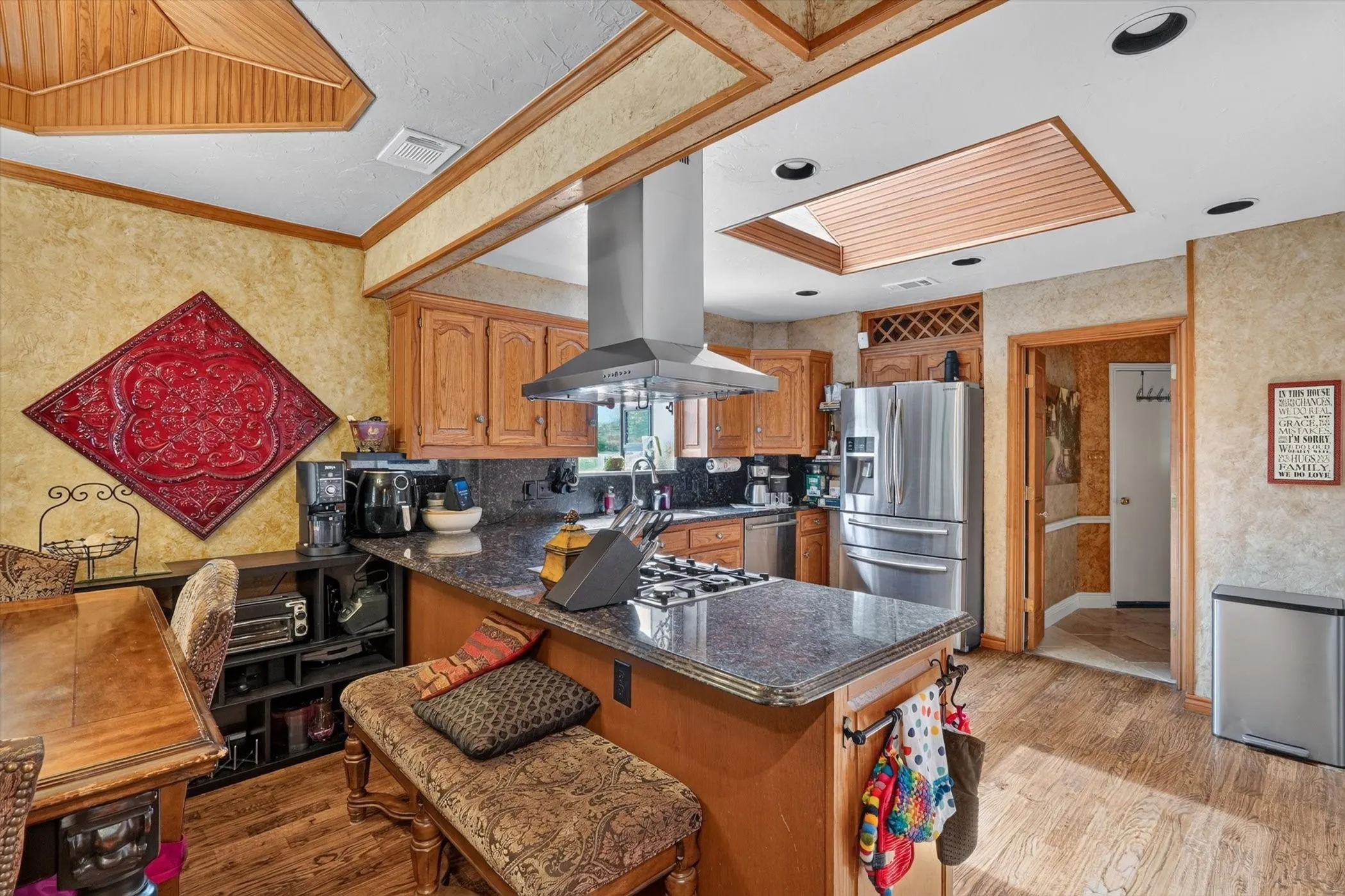 Single Family Residence For Rent in Denton County , 2335 Highlands Creek Road, Carrollton, Texas 75007, 4 Bedroom, 5 Bathroom, 3 Garage spaces, 3,508 Sqft, built in 1983, mls#21314082, Real Estate Agent in Carrollton, Homes For Rent in Denton county, Homes For Rent in Carrollton, Realtor in Carrollton Texas, Real Estate Brokerage Independent Realty Texas, Luminita Cordes Realtor