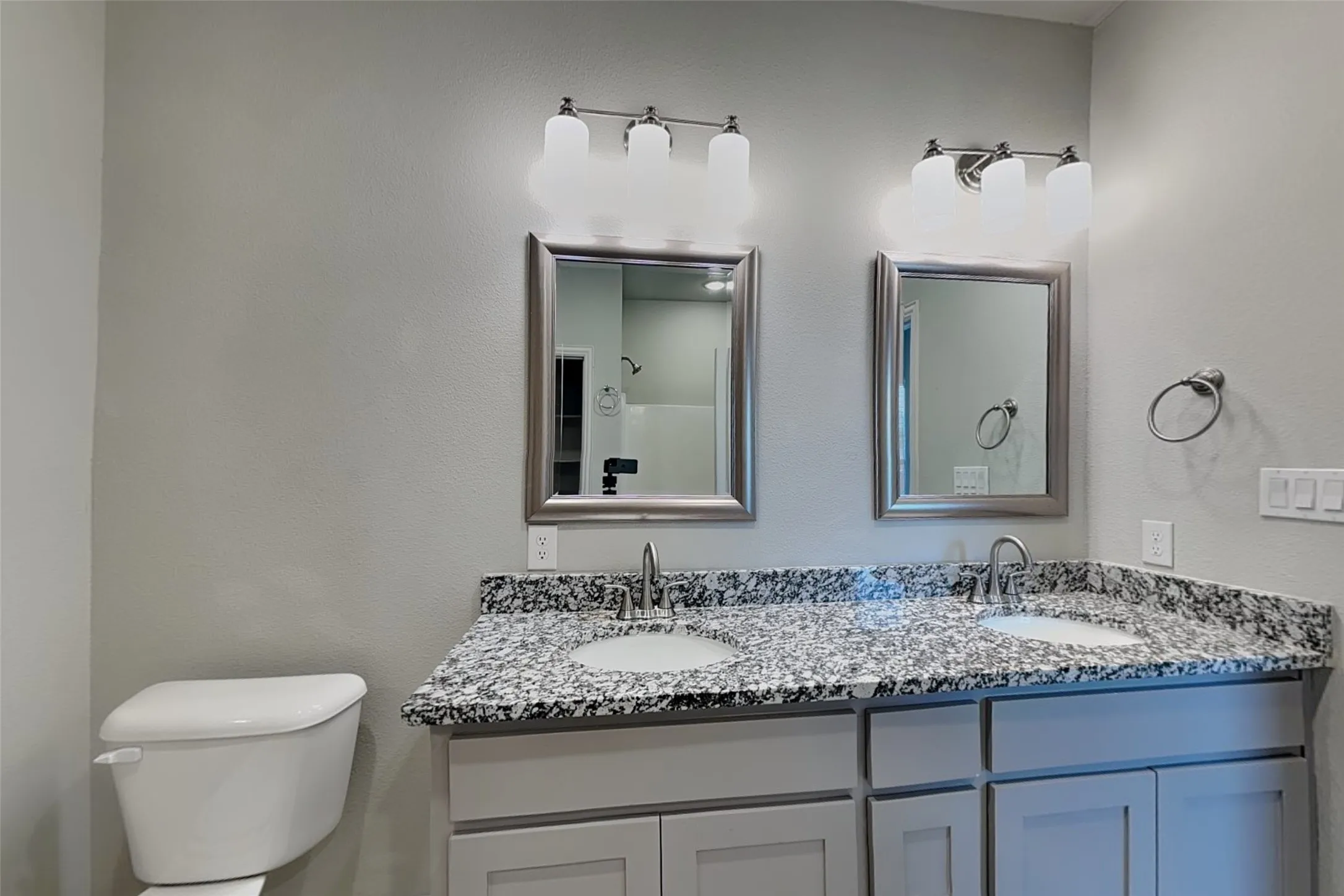 Single Family Residence For Rent in Grayson County , 2902 Orchid Drive, Sherman, Texas 75092, 3 Bedroom, 2 Bathroom, 2 Garage spaces, 1,517 Sqft, built in 2022, mls#21315827, Real Estate Agent in Sherman, Homes For Rent in Grayson county, Homes For Rent in Sherman, Realtor in Sherman Texas, Real Estate Brokerage Independent Realty Texas, Luminita Cordes Realtor