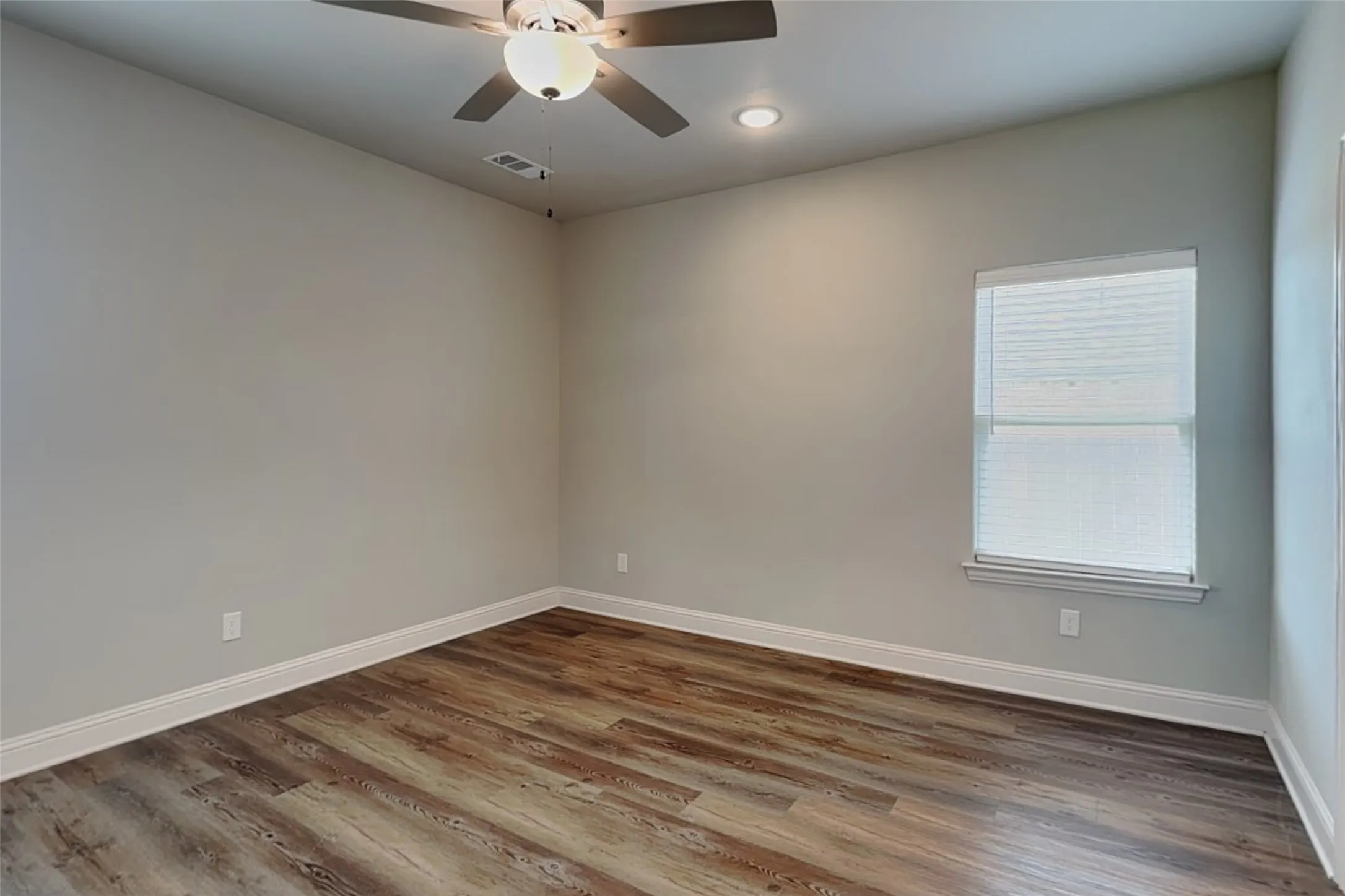 Single Family Residence For Rent in Grayson County , 2902 Orchid Drive, Sherman, Texas 75092, 3 Bedroom, 2 Bathroom, 2 Garage spaces, 1,517 Sqft, built in 2022, mls#21315827, Real Estate Agent in Sherman, Homes For Rent in Grayson county, Homes For Rent in Sherman, Realtor in Sherman Texas, Real Estate Brokerage Independent Realty Texas, Luminita Cordes Realtor