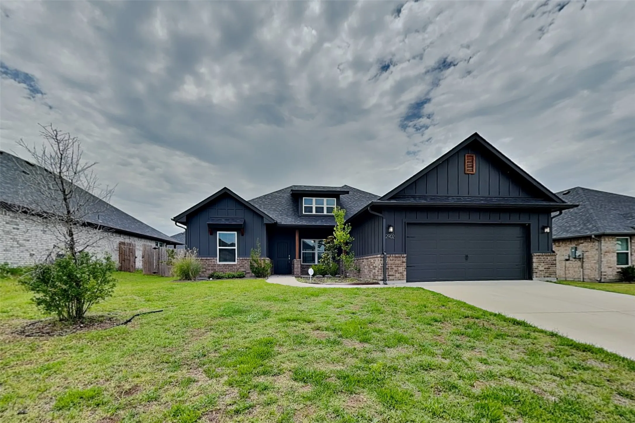 Single Family Residence For Rent in Grayson County , 2902 Orchid Drive, Sherman, Texas 75092, 3 Bedroom, 2 Bathroom, 2 Garage spaces, 1,517 Sqft, built in 2022, mls#21315827, Real Estate Agent in Sherman, Homes For Rent in Grayson county, Homes For Rent in Sherman, Realtor in Sherman Texas, Real Estate Brokerage Independent Realty Texas, Luminita Cordes Realtor