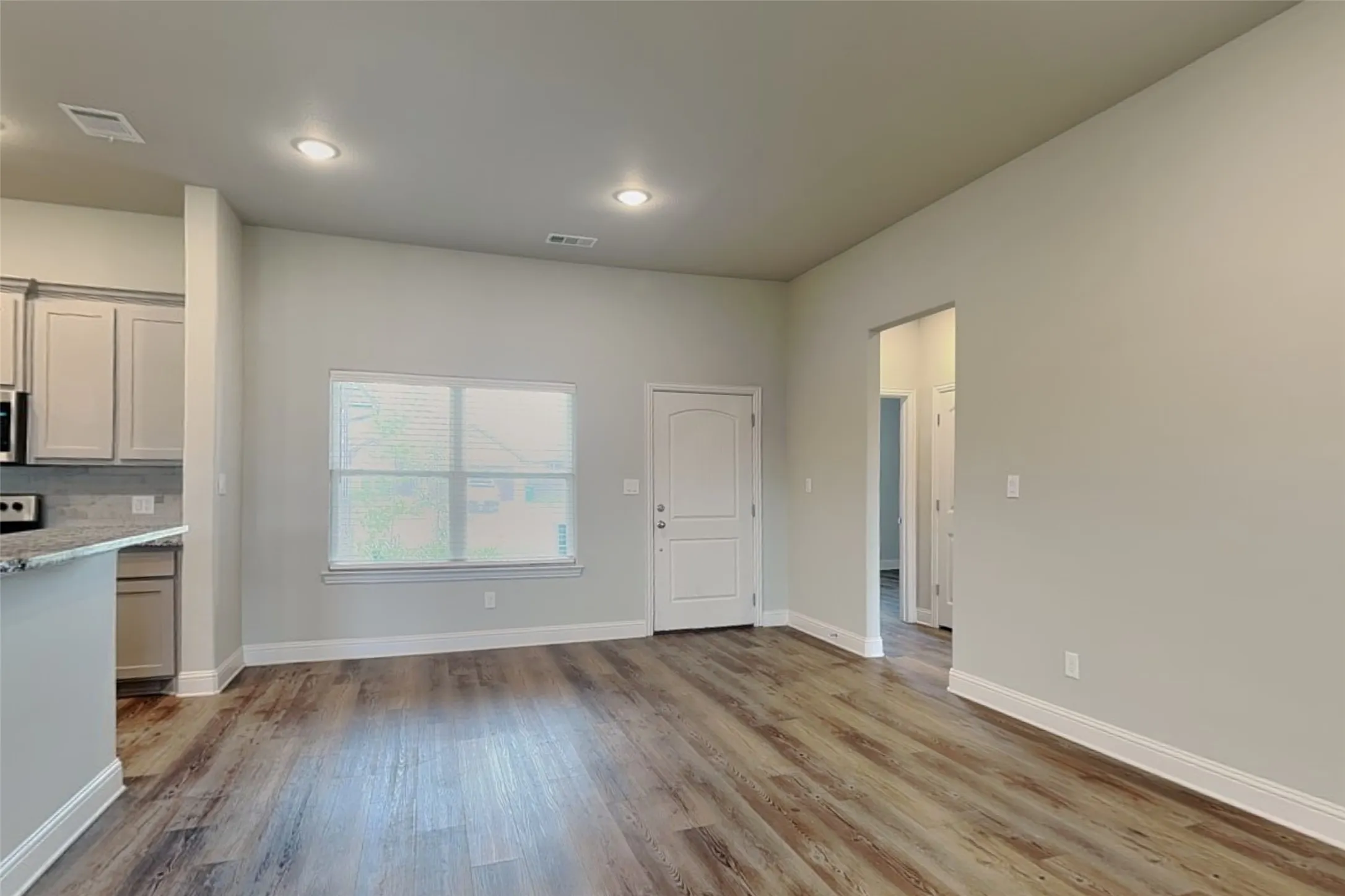 Single Family Residence For Rent in Grayson County , 2902 Orchid Drive, Sherman, Texas 75092, 3 Bedroom, 2 Bathroom, 2 Garage spaces, 1,517 Sqft, built in 2022, mls#21315827, Real Estate Agent in Sherman, Homes For Rent in Grayson county, Homes For Rent in Sherman, Realtor in Sherman Texas, Real Estate Brokerage Independent Realty Texas, Luminita Cordes Realtor
