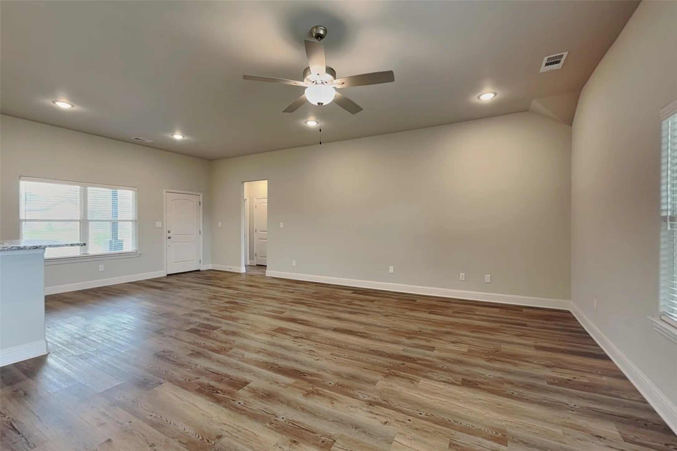 Single Family Residence For Rent in Grayson County , 2902 Orchid Drive, Sherman, Texas 75092, 3 Bedroom, 2 Bathroom, 2 Garage spaces, 1,517 Sqft, built in 2022, mls#21315827, Real Estate Agent in Sherman, Homes For Rent in Grayson county, Homes For Rent in Sherman, Realtor in Sherman Texas, Real Estate Brokerage Independent Realty Texas, Luminita Cordes Realtor