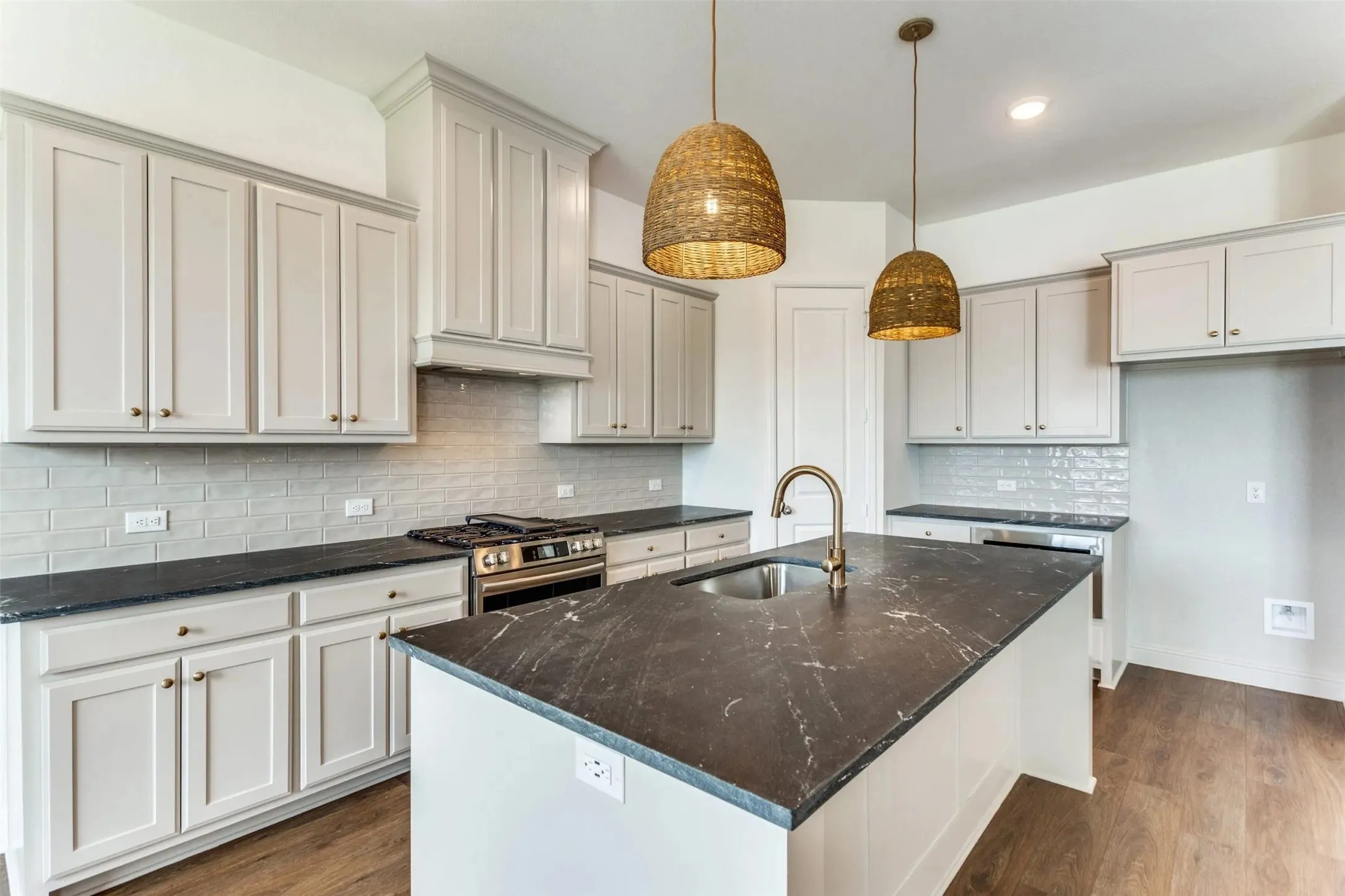 Single Family Residence For Rent in Parker County , 238 Observation Drive N, Aledo, Texas 76008, 4 Bedroom, 3 Bathroom, 2 Garage spaces, 2,850 Sqft, built in 2023, mls#21315835, Real Estate Agent in Aledo, Homes For Rent in Parker county, Homes For Rent in Aledo, Realtor in Aledo Texas, Real Estate Brokerage Independent Realty Texas, Luminita Cordes Realtor