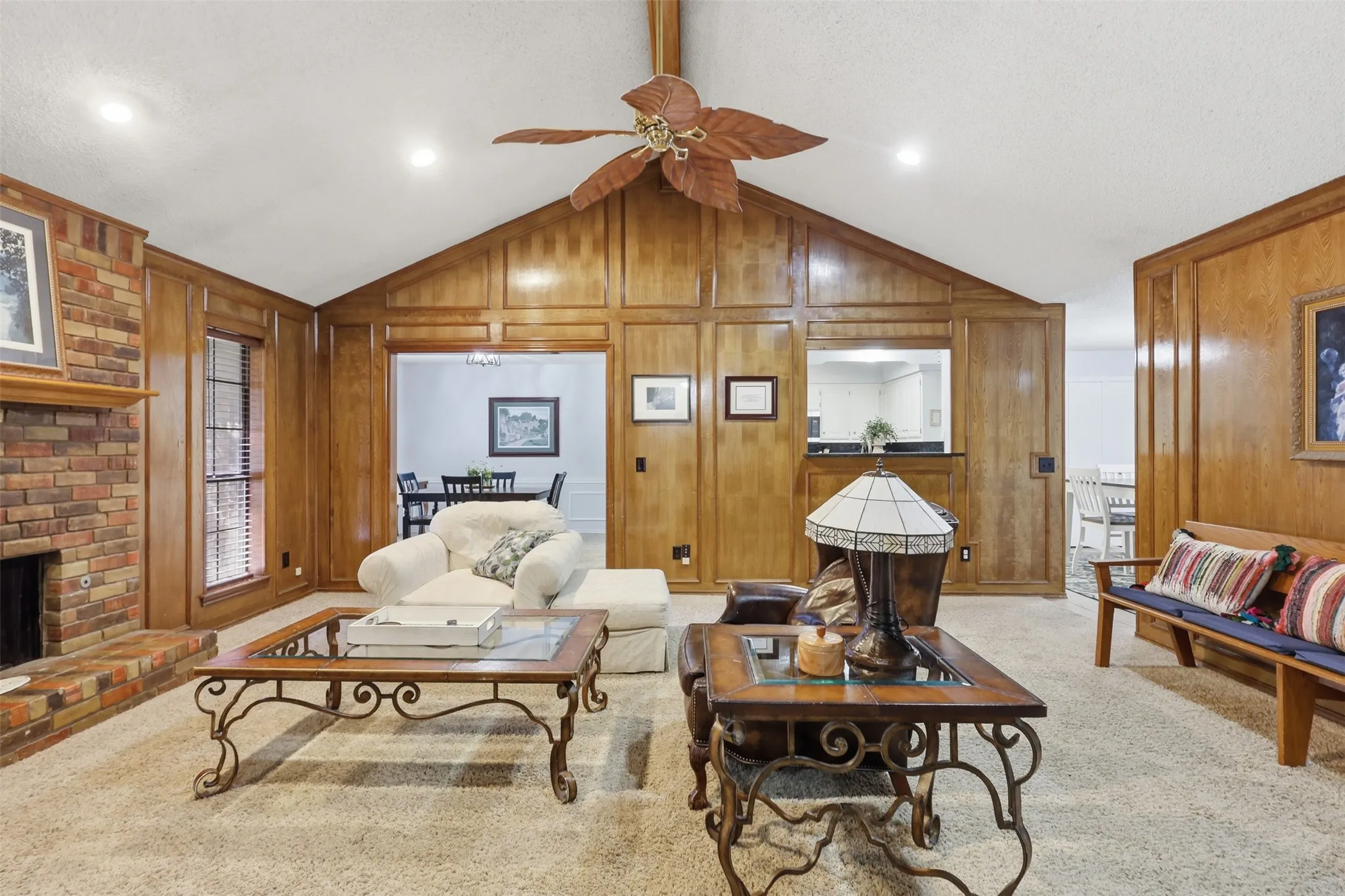 Vaulted ceiling with wood paneling