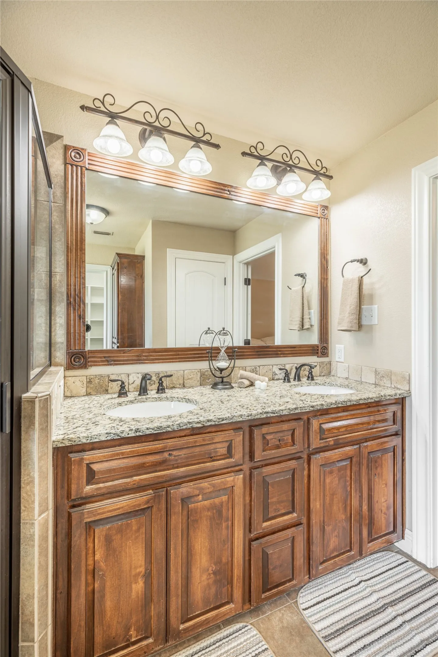 Single Family Residence For Rent in Taylor County , 1326 Briar Cliff Path, Abilene, Texas 79602, 3 Bedroom, 2 Bathroom, 2 Garage spaces, 1,573 Sqft, built in 2013, mls#21315852, Real Estate Agent in Abilene, Homes For Rent in Taylor county, Homes For Rent in Abilene, Realtor in Abilene Texas, Real Estate Brokerage Independent Realty Texas, Luminita Cordes Realtor