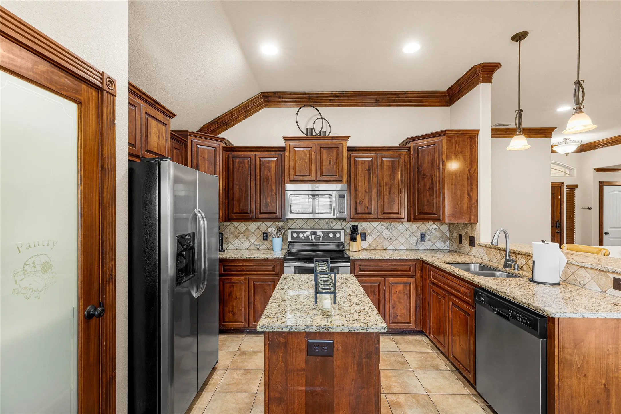 Single Family Residence For Rent in Taylor County , 1326 Briar Cliff Path, Abilene, Texas 79602, 3 Bedroom, 2 Bathroom, 2 Garage spaces, 1,573 Sqft, built in 2013, mls#21315852, Real Estate Agent in Abilene, Homes For Rent in Taylor county, Homes For Rent in Abilene, Realtor in Abilene Texas, Real Estate Brokerage Independent Realty Texas, Luminita Cordes Realtor