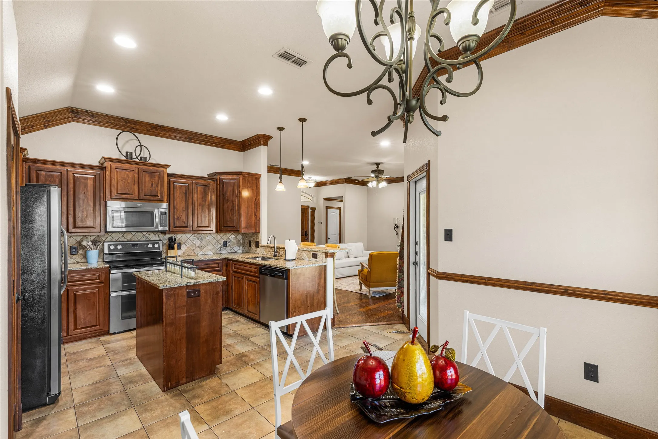Single Family Residence For Rent in Taylor County , 1326 Briar Cliff Path, Abilene, Texas 79602, 3 Bedroom, 2 Bathroom, 2 Garage spaces, 1,573 Sqft, built in 2013, mls#21315852, Real Estate Agent in Abilene, Homes For Rent in Taylor county, Homes For Rent in Abilene, Realtor in Abilene Texas, Real Estate Brokerage Independent Realty Texas, Luminita Cordes Realtor