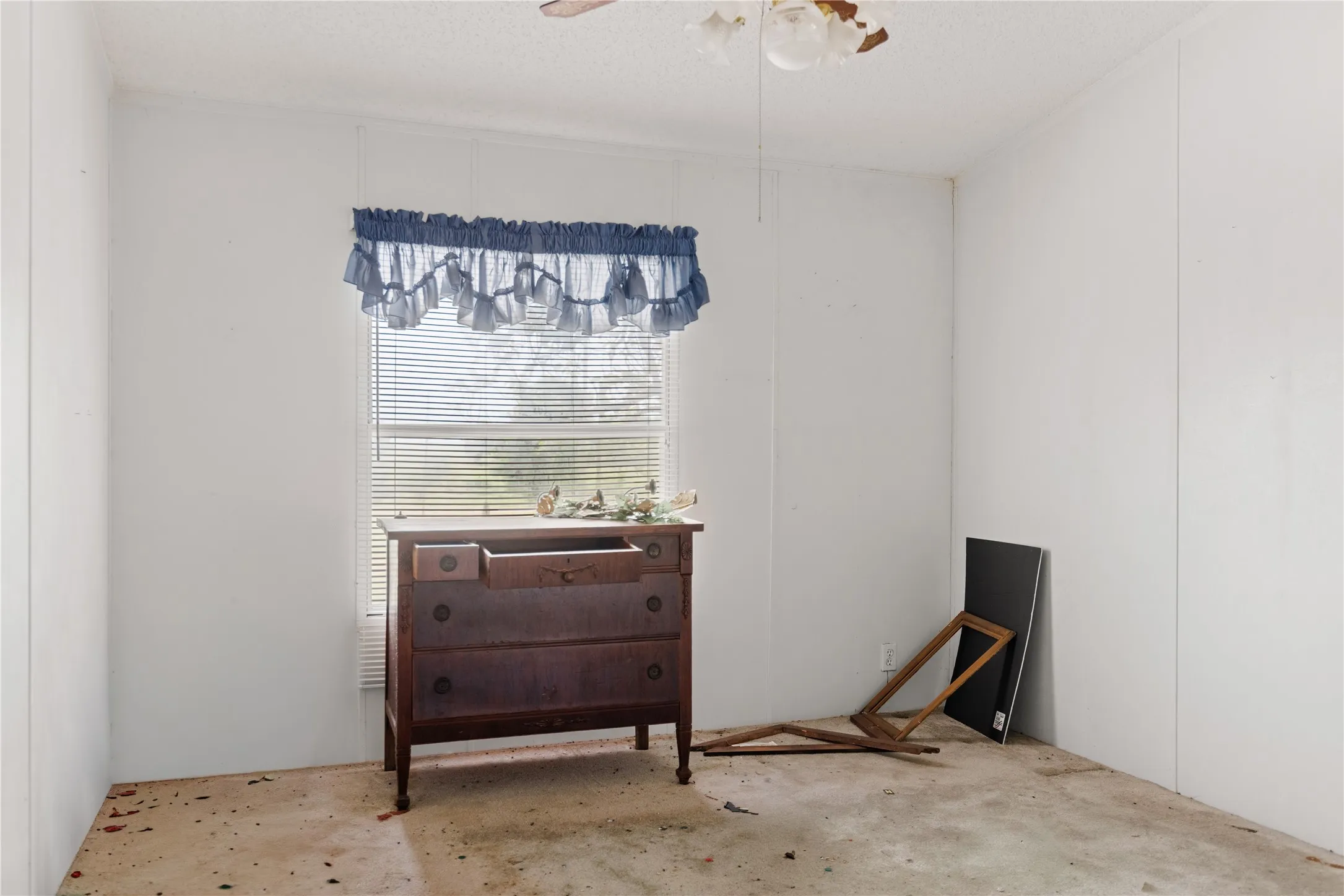 Mobile Home For Sale in Mc Lennan County , 1413 Water Well Road, Lorena, Texas 76655, 4 Bedroom, 2 Bathroom, Garage spaces, 2,128 Sqft, built in 1996, mls#21311909, Real Estate Agent in Lorena, Homes For Sale in Mc Lennan county, Homes For Sale in Lorena, Realtor in Lorena Texas, Real Estate Brokerage Independent Realty Texas, Luminita Cordes Realtor