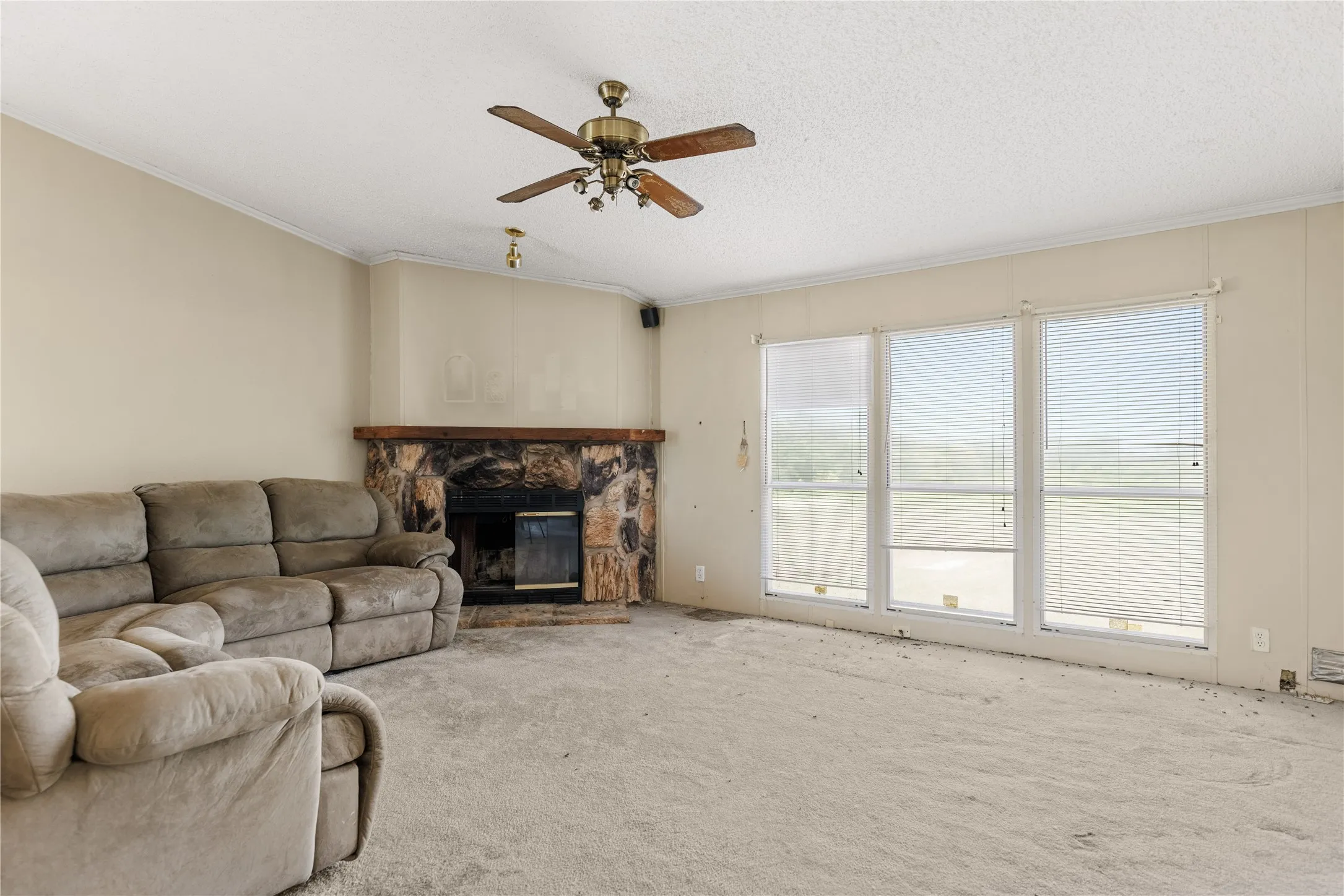 Mobile Home For Sale in Mc Lennan County , 1413 Water Well Road, Lorena, Texas 76655, 4 Bedroom, 2 Bathroom, Garage spaces, 2,128 Sqft, built in 1996, mls#21311909, Real Estate Agent in Lorena, Homes For Sale in Mc Lennan county, Homes For Sale in Lorena, Realtor in Lorena Texas, Real Estate Brokerage Independent Realty Texas, Luminita Cordes Realtor