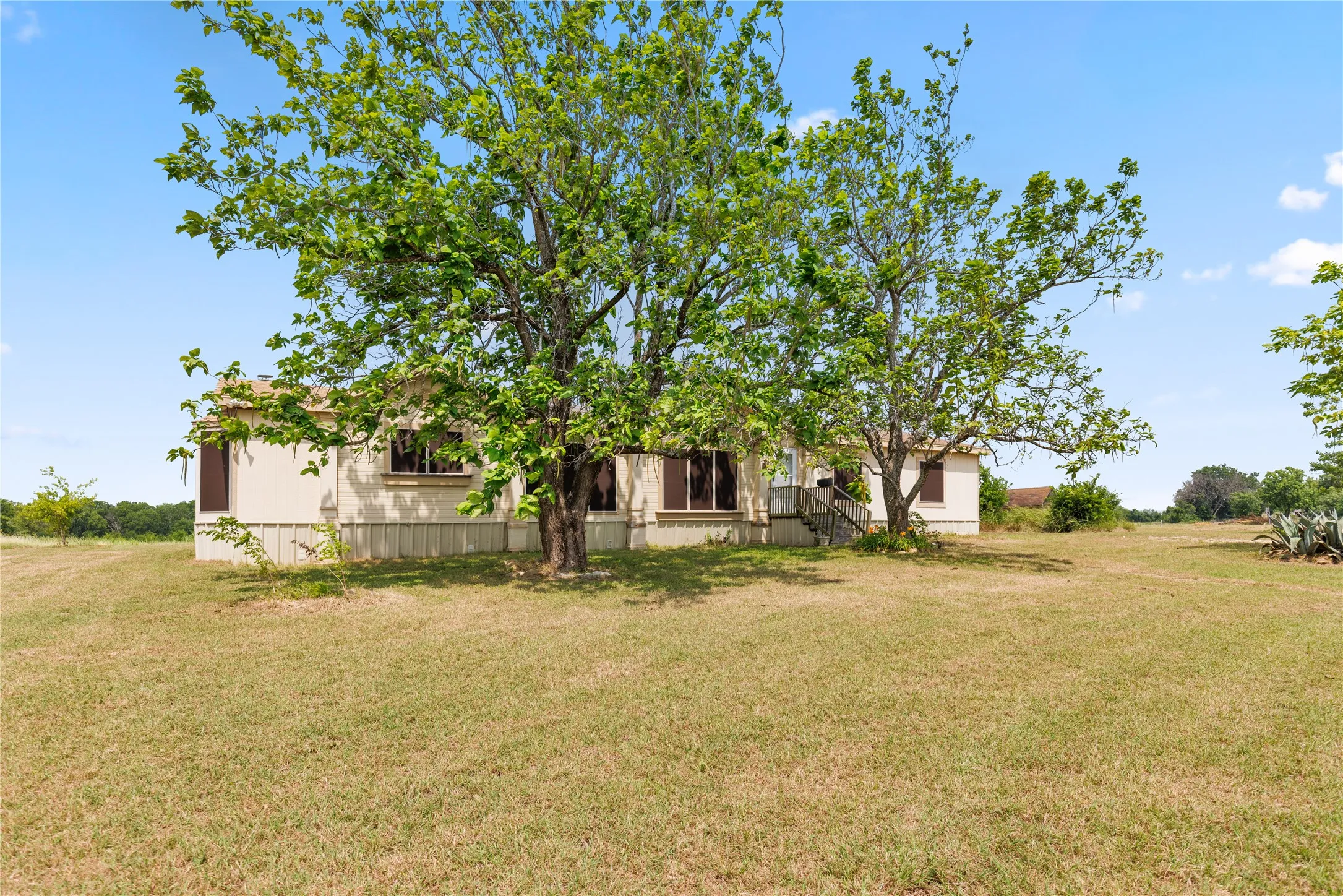 Mobile Home For Sale in Mc Lennan County , 1413 Water Well Road, Lorena, Texas 76655, 4 Bedroom, 2 Bathroom, Garage spaces, 2,128 Sqft, built in 1996, mls#21311909, Real Estate Agent in Lorena, Homes For Sale in Mc Lennan county, Homes For Sale in Lorena, Realtor in Lorena Texas, Real Estate Brokerage Independent Realty Texas, Luminita Cordes Realtor