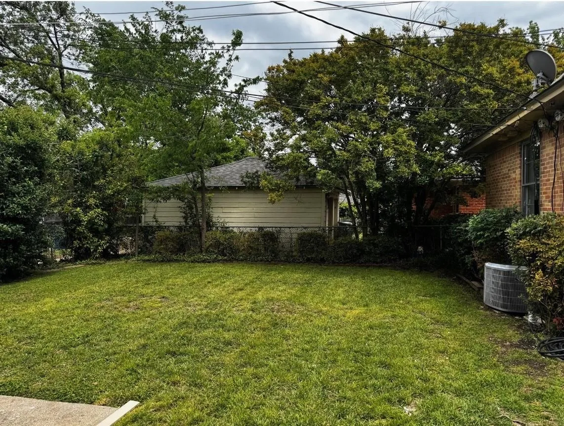 Duplex For Rent in Dallas County , 6225 Saint Moritz Avenue, Dallas, Texas 75214, 2 Bedroom, 1 Bathroom, 1 Garage spaces, 901 Sqft, built in 1950, mls#21315831, Real Estate Agent in Dallas, Homes For Rent in Dallas county, Homes For Rent in Dallas, Realtor in Dallas Texas, Real Estate Brokerage Independent Realty Texas, Luminita Cordes Realtor