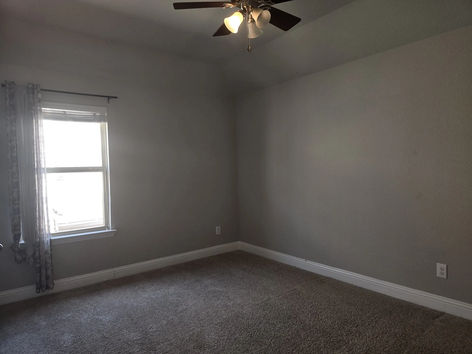 Single Family Residence For Rent in Collin County , 8704 Mccutchins Drive, Mc Kinney, Texas 75070, 4 Bedroom, 3 Bathroom, 2 Garage spaces, 2,359 Sqft, built in 2016, mls#21315777, Real Estate Agent in Mc Kinney, Homes For Rent in Collin county, Homes For Rent in Mc Kinney, Realtor in Mc Kinney Texas, Real Estate Brokerage Independent Realty Texas, Luminita Cordes Realtor