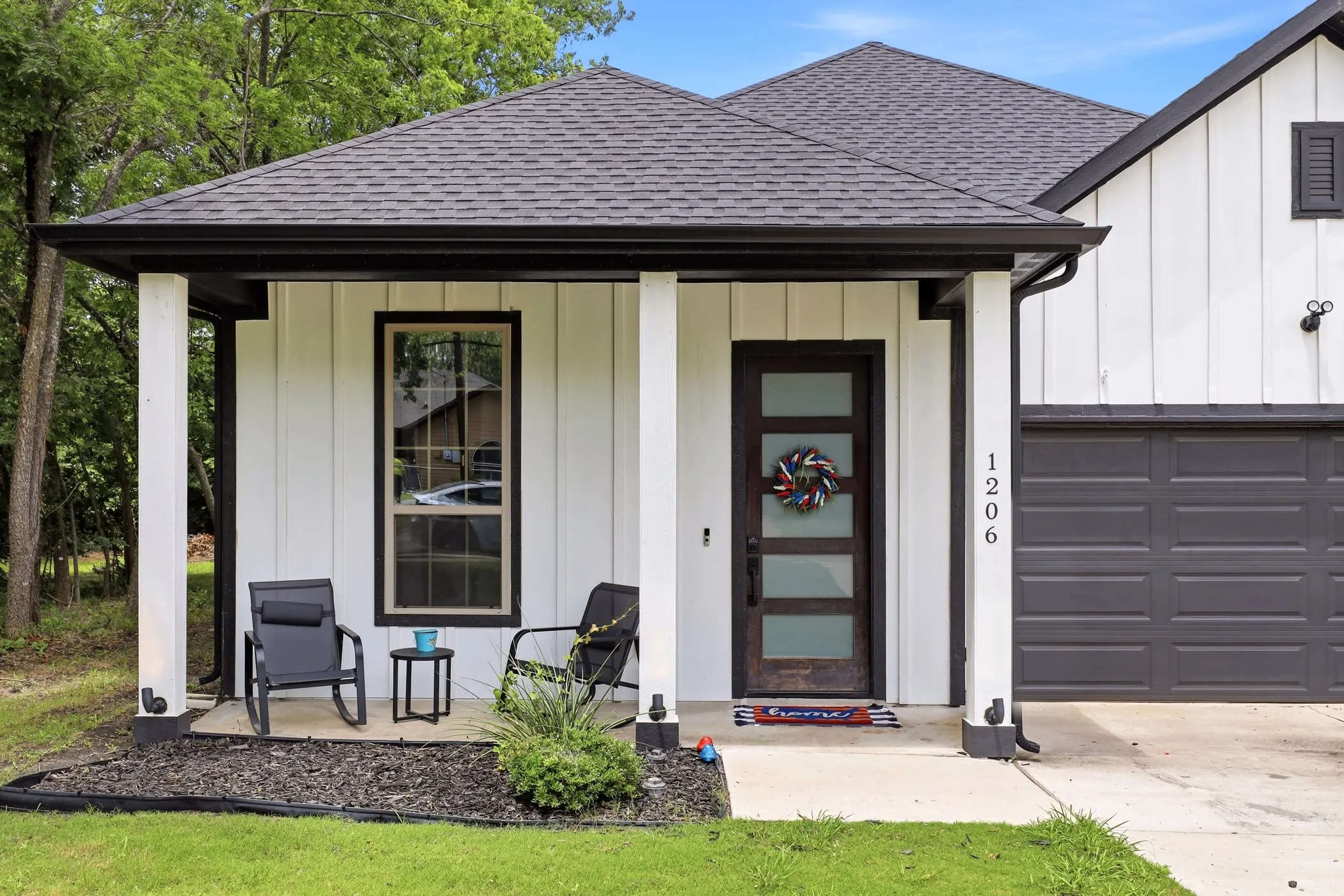 Single Family Residence For Sale in Hunt County , 1206 speedway Street, Greenville, Texas 75401, 3 Bedroom, 2 Bathroom, 2 Garage spaces, 1,793 Sqft, built in 2022, mls#21315865, Real Estate Agent in Greenville, Homes For Sale in Hunt county, Homes For Sale in Greenville, Realtor in Greenville Texas, Real Estate Brokerage Independent Realty Texas, Luminita Cordes Realtor