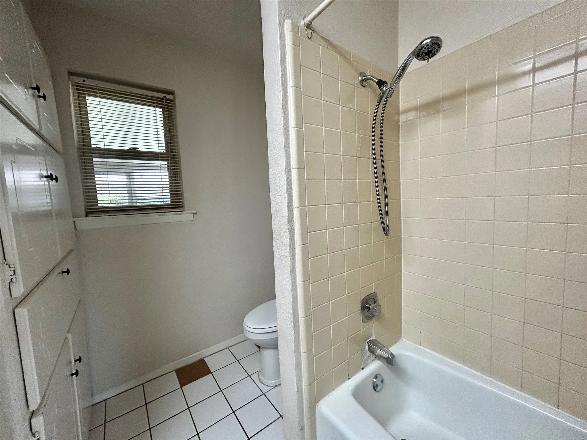 Single Family Residence For Rent in Tarrant County , 6209 Gayle Drive, North Richland Hills, Texas 76180, 3 Bedroom, 2 Bathroom, 2 Garage spaces, 1,680 Sqft, built in 1977, mls#21315907, Real Estate Agent in North Richland Hills, Homes For Rent in Tarrant county, Homes For Rent in North Richland Hills, Realtor in North Richland Hills Texas, Real Estate Brokerage Independent Realty Texas, Luminita Cordes Realtor
