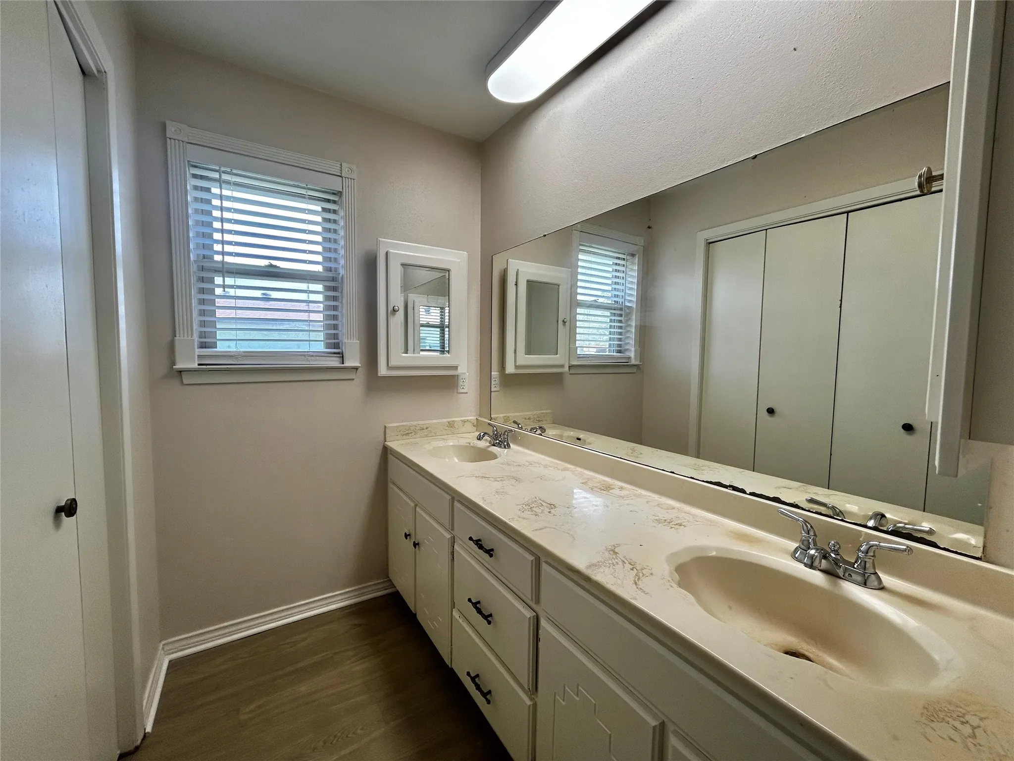 Single Family Residence For Rent in Tarrant County , 6209 Gayle Drive, North Richland Hills, Texas 76180, 3 Bedroom, 2 Bathroom, 2 Garage spaces, 1,680 Sqft, built in 1977, mls#21315907, Real Estate Agent in North Richland Hills, Homes For Rent in Tarrant county, Homes For Rent in North Richland Hills, Realtor in North Richland Hills Texas, Real Estate Brokerage Independent Realty Texas, Luminita Cordes Realtor