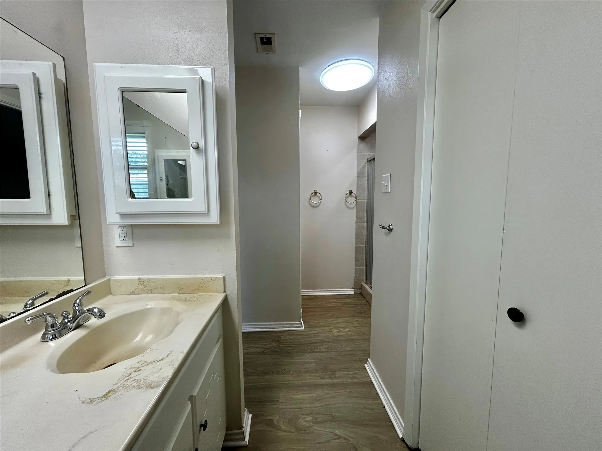 Single Family Residence For Rent in Tarrant County , 6209 Gayle Drive, North Richland Hills, Texas 76180, 3 Bedroom, 2 Bathroom, 2 Garage spaces, 1,680 Sqft, built in 1977, mls#21315907, Real Estate Agent in North Richland Hills, Homes For Rent in Tarrant county, Homes For Rent in North Richland Hills, Realtor in North Richland Hills Texas, Real Estate Brokerage Independent Realty Texas, Luminita Cordes Realtor