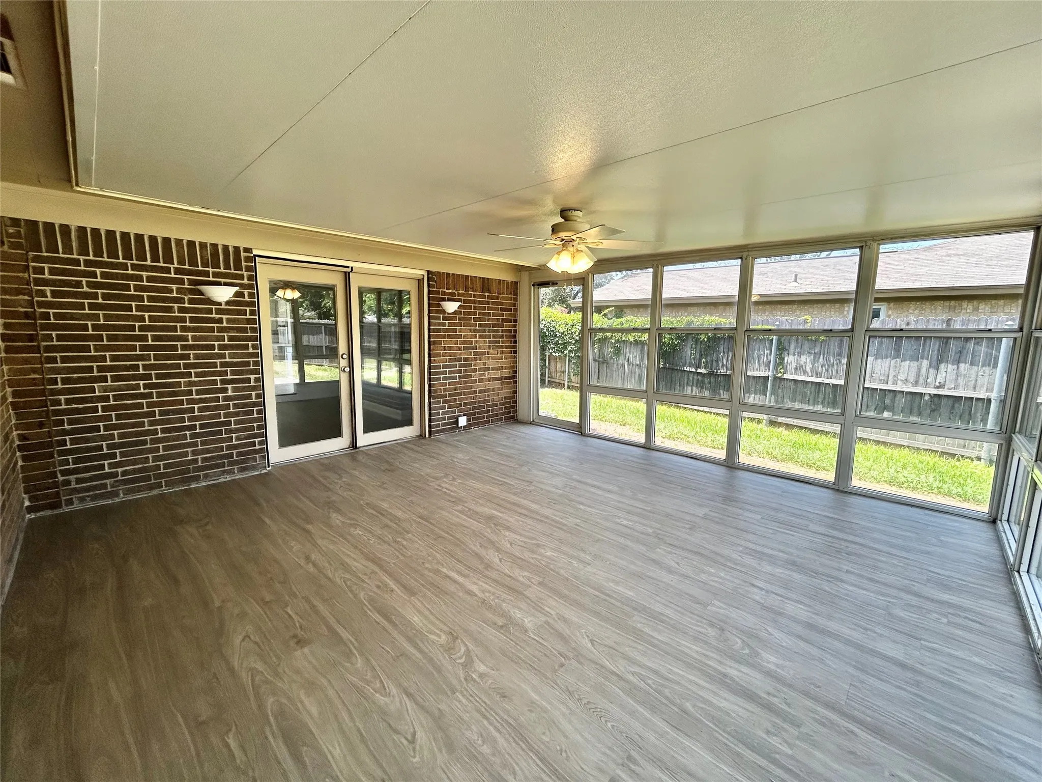 Single Family Residence For Rent in Tarrant County , 6209 Gayle Drive, North Richland Hills, Texas 76180, 3 Bedroom, 2 Bathroom, 2 Garage spaces, 1,680 Sqft, built in 1977, mls#21315907, Real Estate Agent in North Richland Hills, Homes For Rent in Tarrant county, Homes For Rent in North Richland Hills, Realtor in North Richland Hills Texas, Real Estate Brokerage Independent Realty Texas, Luminita Cordes Realtor