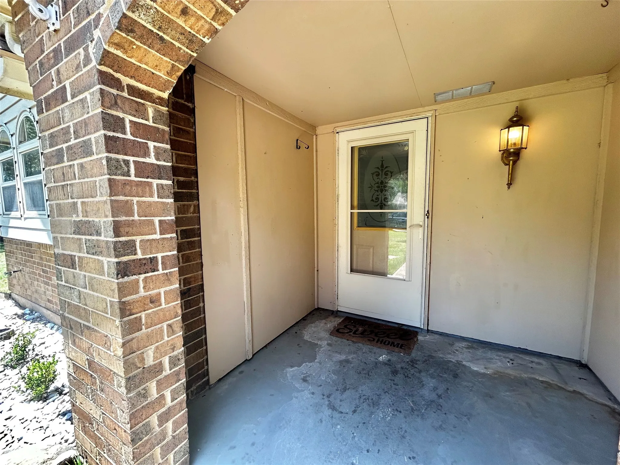 Single Family Residence For Rent in Tarrant County , 6209 Gayle Drive, North Richland Hills, Texas 76180, 3 Bedroom, 2 Bathroom, 2 Garage spaces, 1,680 Sqft, built in 1977, mls#21315907, Real Estate Agent in North Richland Hills, Homes For Rent in Tarrant county, Homes For Rent in North Richland Hills, Realtor in North Richland Hills Texas, Real Estate Brokerage Independent Realty Texas, Luminita Cordes Realtor