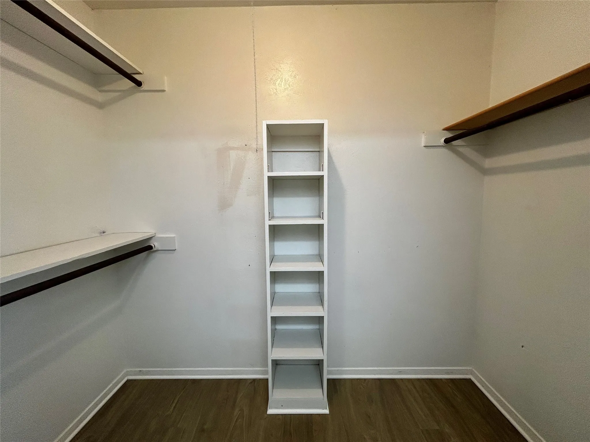Single Family Residence For Rent in Tarrant County , 6209 Gayle Drive, North Richland Hills, Texas 76180, 3 Bedroom, 2 Bathroom, 2 Garage spaces, 1,680 Sqft, built in 1977, mls#21315907, Real Estate Agent in North Richland Hills, Homes For Rent in Tarrant county, Homes For Rent in North Richland Hills, Realtor in North Richland Hills Texas, Real Estate Brokerage Independent Realty Texas, Luminita Cordes Realtor