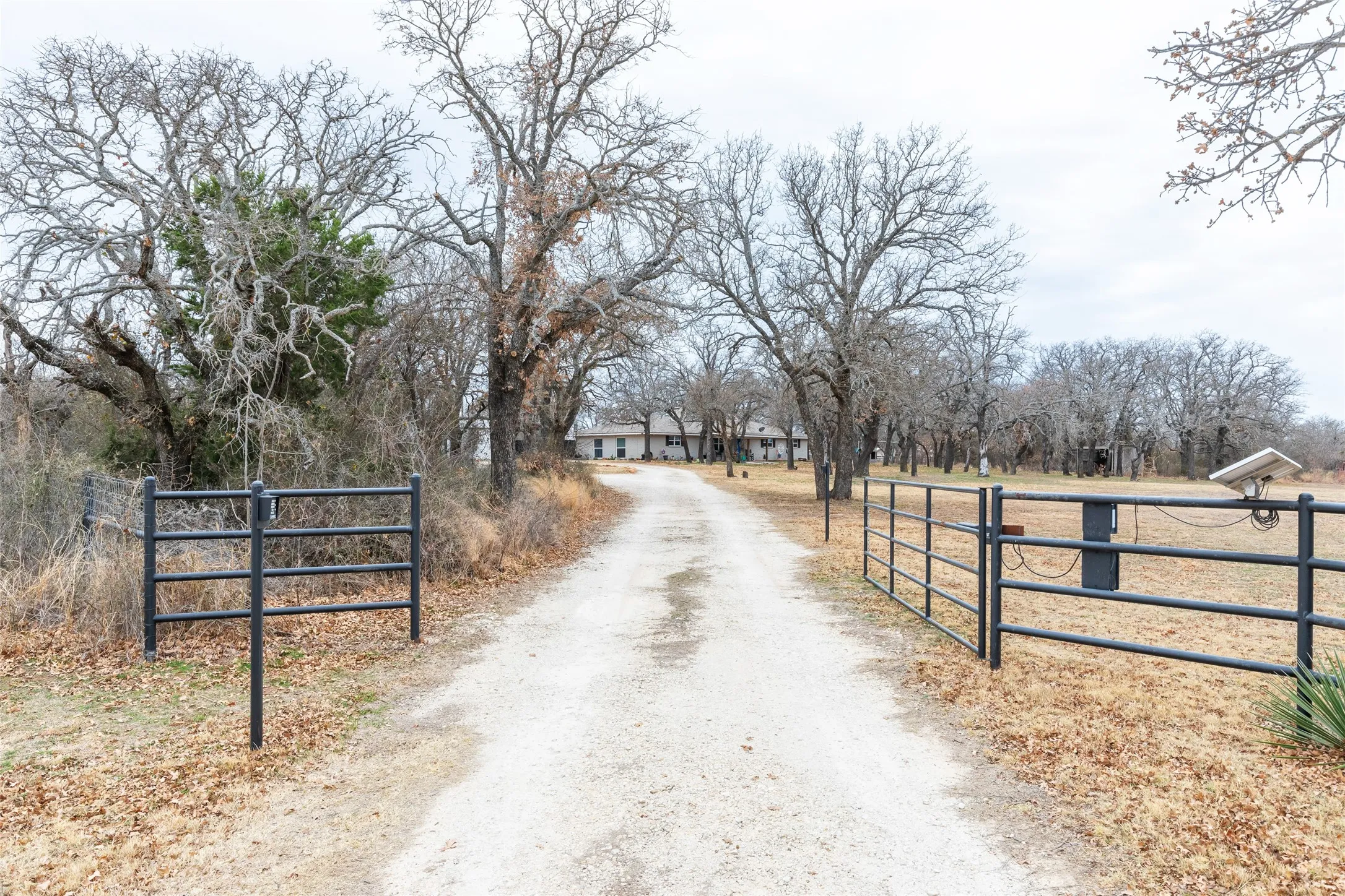 Single Family Residence For Sale in Callahan County , 9259 County Road 258, Clyde, Texas 79510, 4 Bedroom, 3 Bathroom, Garage spaces, 2,156 Sqft, built in 1977, mls#21315874, Real Estate Agent in Clyde, Homes For Sale in Callahan county, Homes For Sale in Clyde, Realtor in Clyde Texas, Real Estate Brokerage Independent Realty Texas, Luminita Cordes Realtor