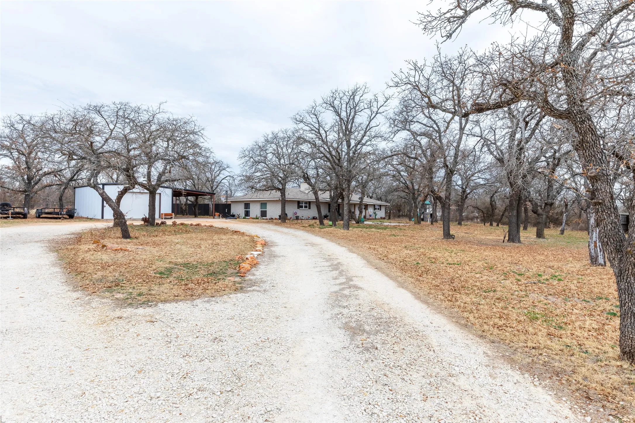 Single Family Residence For Sale in Callahan County , 9259 County Road 258, Clyde, Texas 79510, 4 Bedroom, 3 Bathroom, Garage spaces, 2,156 Sqft, built in 1977, mls#21315874, Real Estate Agent in Clyde, Homes For Sale in Callahan county, Homes For Sale in Clyde, Realtor in Clyde Texas, Real Estate Brokerage Independent Realty Texas, Luminita Cordes Realtor