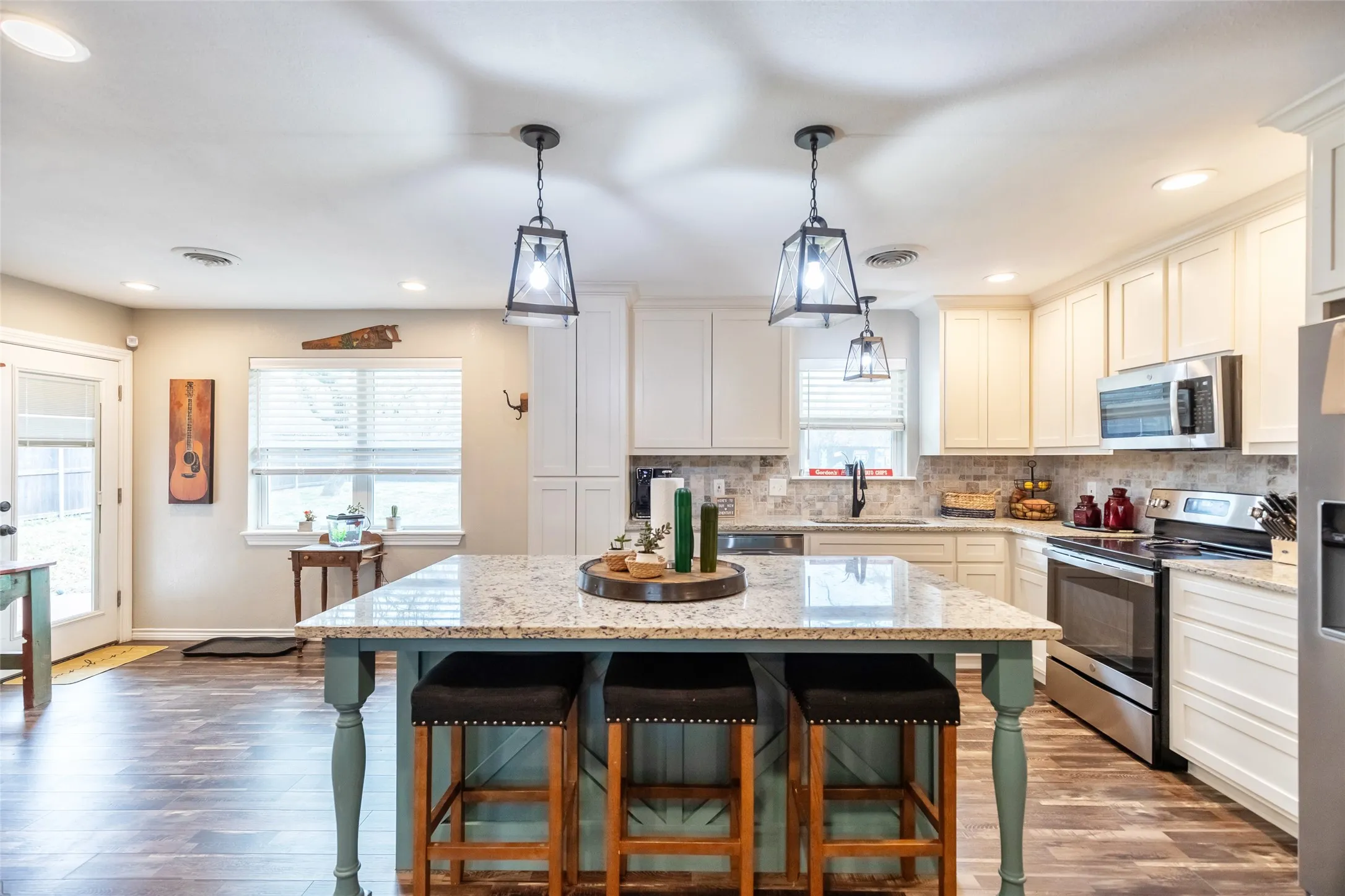 Single Family Residence For Sale in Callahan County , 9259 County Road 258, Clyde, Texas 79510, 4 Bedroom, 3 Bathroom, Garage spaces, 2,156 Sqft, built in 1977, mls#21315874, Real Estate Agent in Clyde, Homes For Sale in Callahan county, Homes For Sale in Clyde, Realtor in Clyde Texas, Real Estate Brokerage Independent Realty Texas, Luminita Cordes Realtor