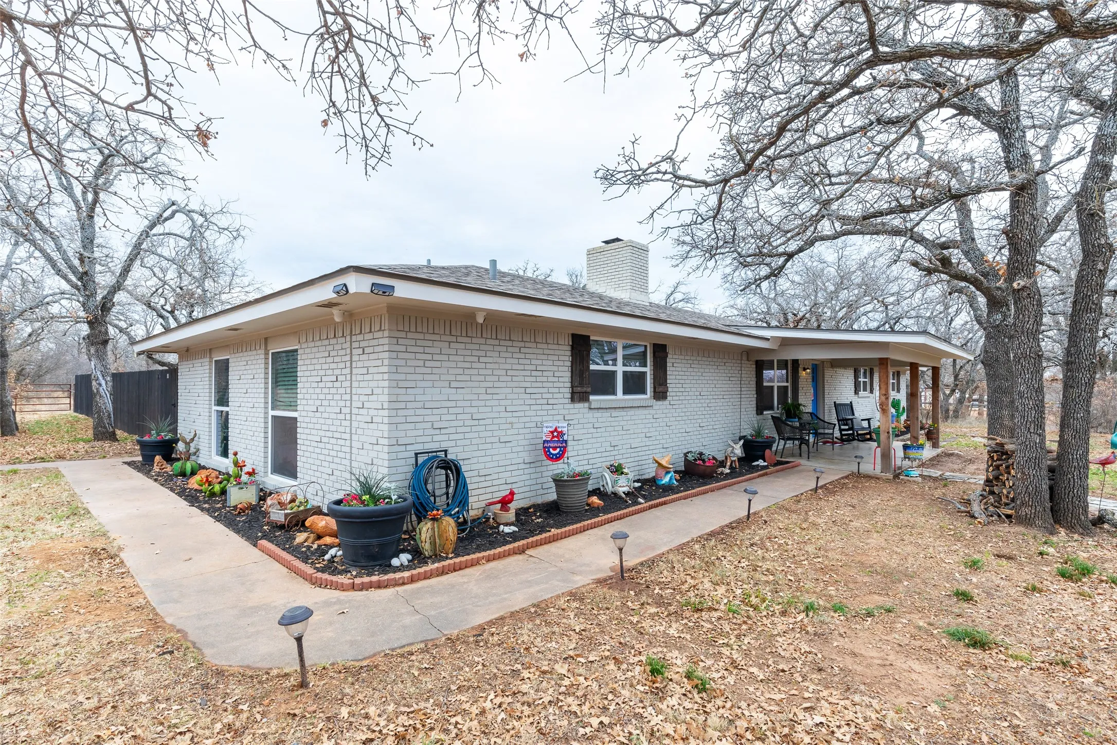 Single Family Residence For Sale in Callahan County , 9259 County Road 258, Clyde, Texas 79510, 4 Bedroom, 3 Bathroom, Garage spaces, 2,156 Sqft, built in 1977, mls#21315874, Real Estate Agent in Clyde, Homes For Sale in Callahan county, Homes For Sale in Clyde, Realtor in Clyde Texas, Real Estate Brokerage Independent Realty Texas, Luminita Cordes Realtor