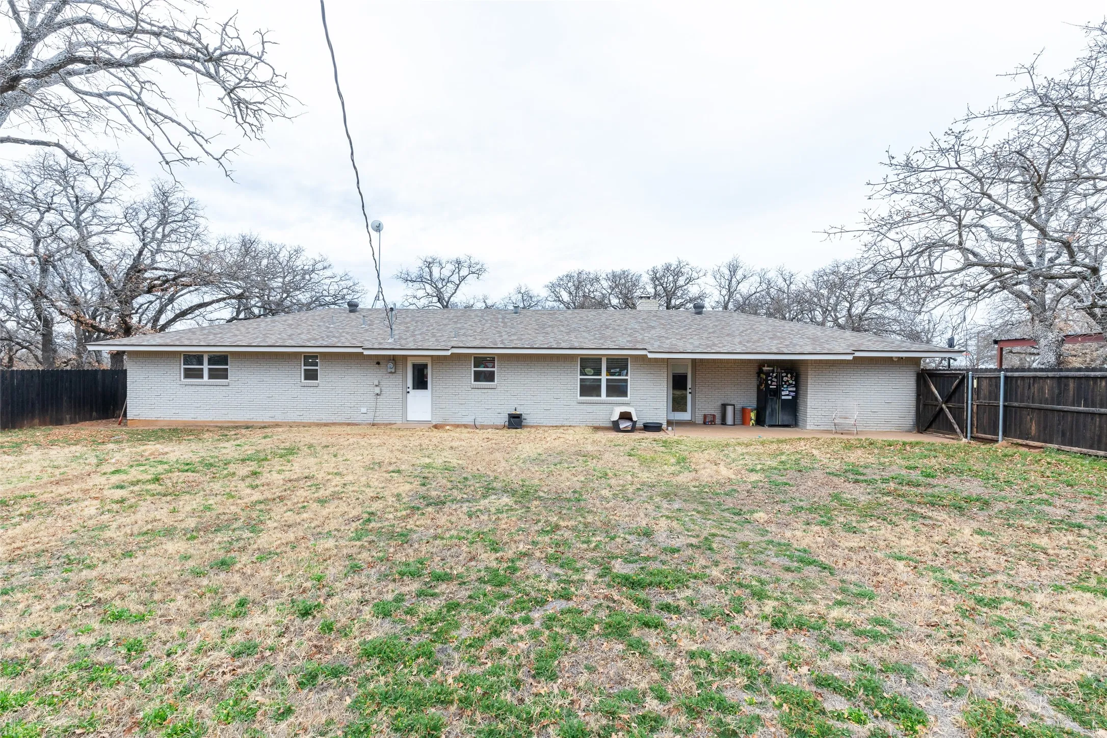 Single Family Residence For Sale in Callahan County , 9259 County Road 258, Clyde, Texas 79510, 4 Bedroom, 3 Bathroom, Garage spaces, 2,156 Sqft, built in 1977, mls#21315874, Real Estate Agent in Clyde, Homes For Sale in Callahan county, Homes For Sale in Clyde, Realtor in Clyde Texas, Real Estate Brokerage Independent Realty Texas, Luminita Cordes Realtor