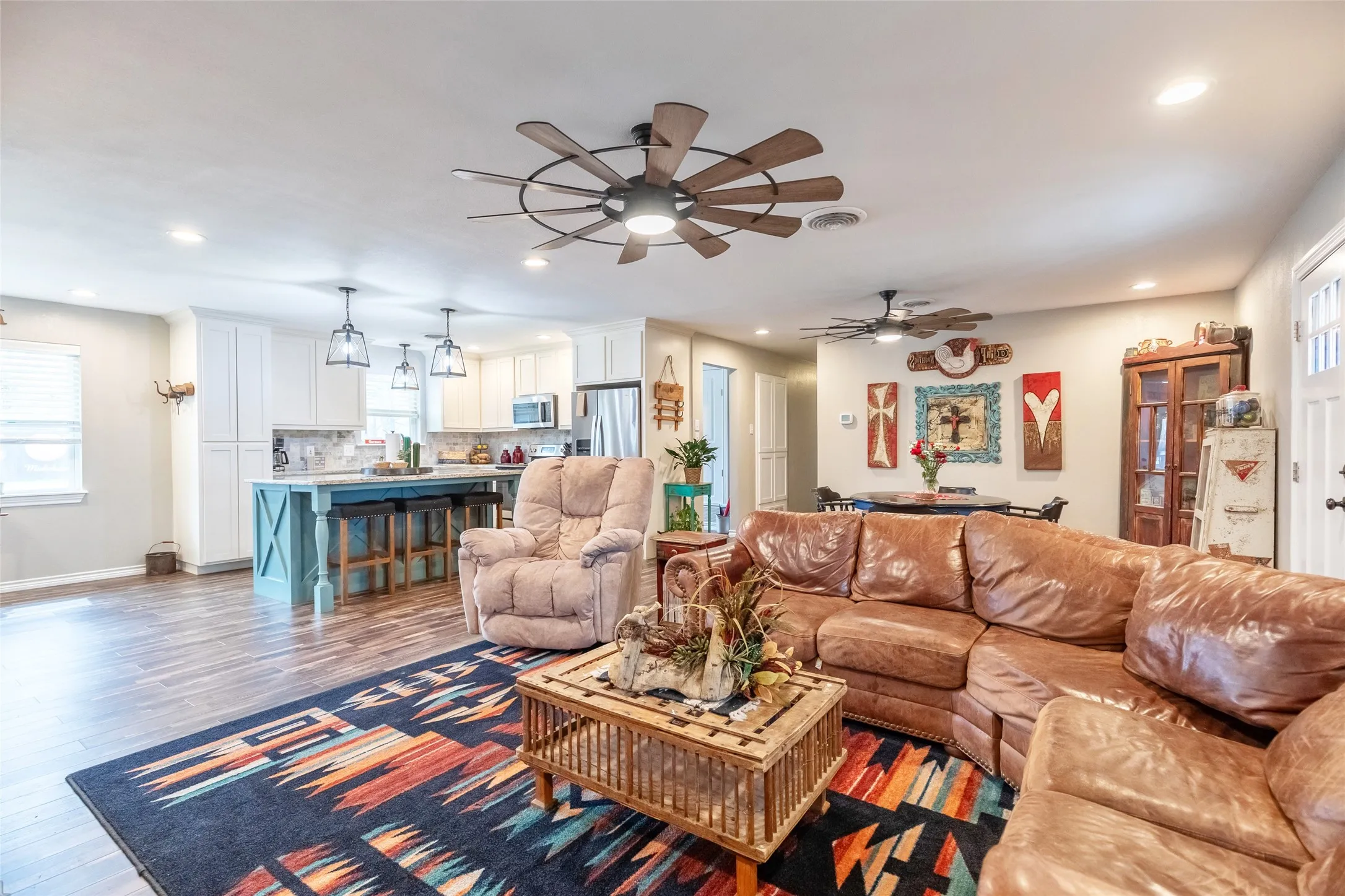 Single Family Residence For Sale in Callahan County , 9259 County Road 258, Clyde, Texas 79510, 4 Bedroom, 3 Bathroom, Garage spaces, 2,156 Sqft, built in 1977, mls#21315874, Real Estate Agent in Clyde, Homes For Sale in Callahan county, Homes For Sale in Clyde, Realtor in Clyde Texas, Real Estate Brokerage Independent Realty Texas, Luminita Cordes Realtor