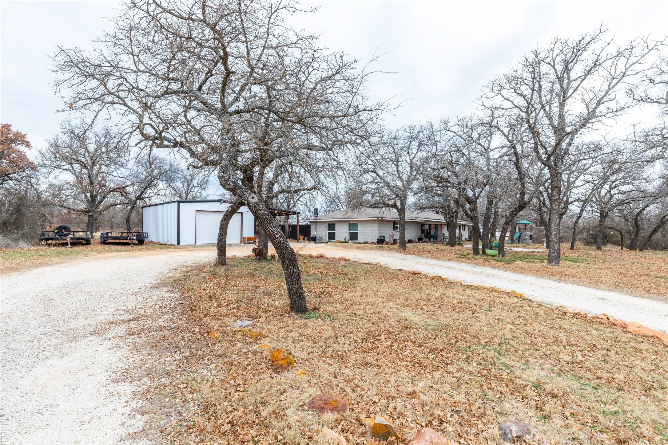 Single Family Residence For Sale in Callahan County , 9259 County Road 258, Clyde, Texas 79510, 4 Bedroom, 3 Bathroom, Garage spaces, 2,156 Sqft, built in 1977, mls#21315874, Real Estate Agent in Clyde, Homes For Sale in Callahan county, Homes For Sale in Clyde, Realtor in Clyde Texas, Real Estate Brokerage Independent Realty Texas, Luminita Cordes Realtor