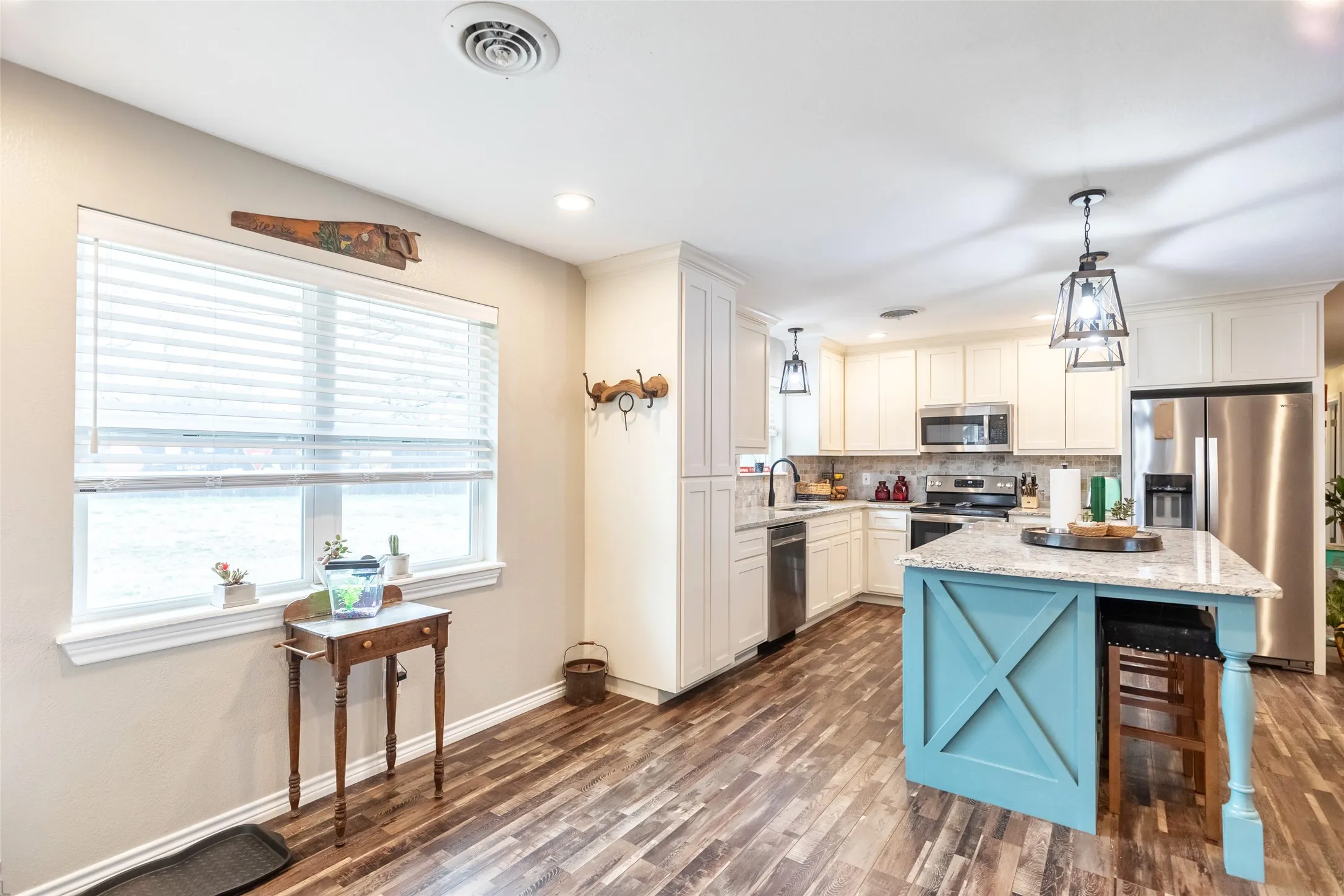 Single Family Residence For Sale in Callahan County , 9259 County Road 258, Clyde, Texas 79510, 4 Bedroom, 3 Bathroom, Garage spaces, 2,156 Sqft, built in 1977, mls#21315874, Real Estate Agent in Clyde, Homes For Sale in Callahan county, Homes For Sale in Clyde, Realtor in Clyde Texas, Real Estate Brokerage Independent Realty Texas, Luminita Cordes Realtor