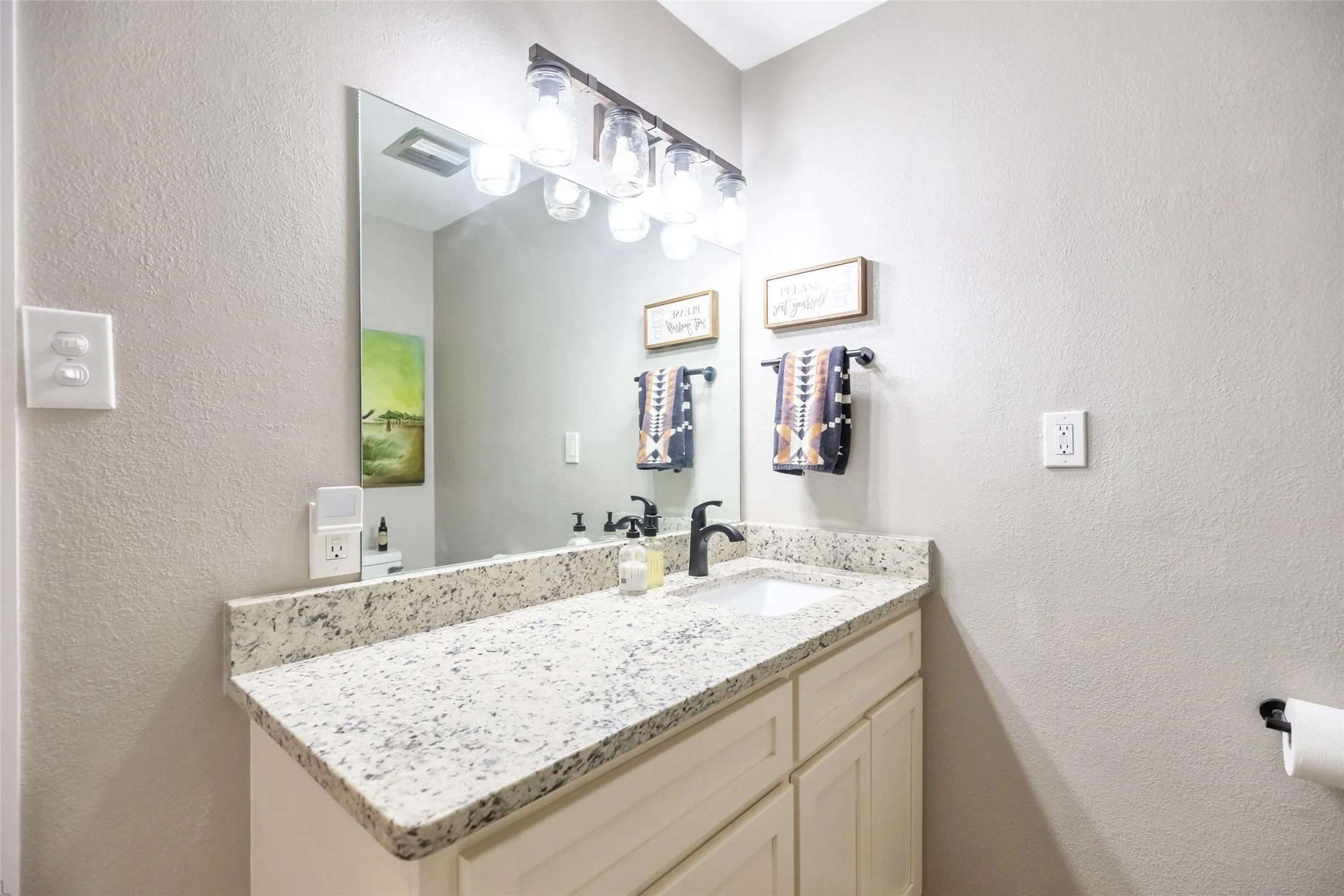Single Family Residence For Sale in Callahan County , 9259 County Road 258, Clyde, Texas 79510, 4 Bedroom, 3 Bathroom, Garage spaces, 2,156 Sqft, built in 1977, mls#21315874, Real Estate Agent in Clyde, Homes For Sale in Callahan county, Homes For Sale in Clyde, Realtor in Clyde Texas, Real Estate Brokerage Independent Realty Texas, Luminita Cordes Realtor