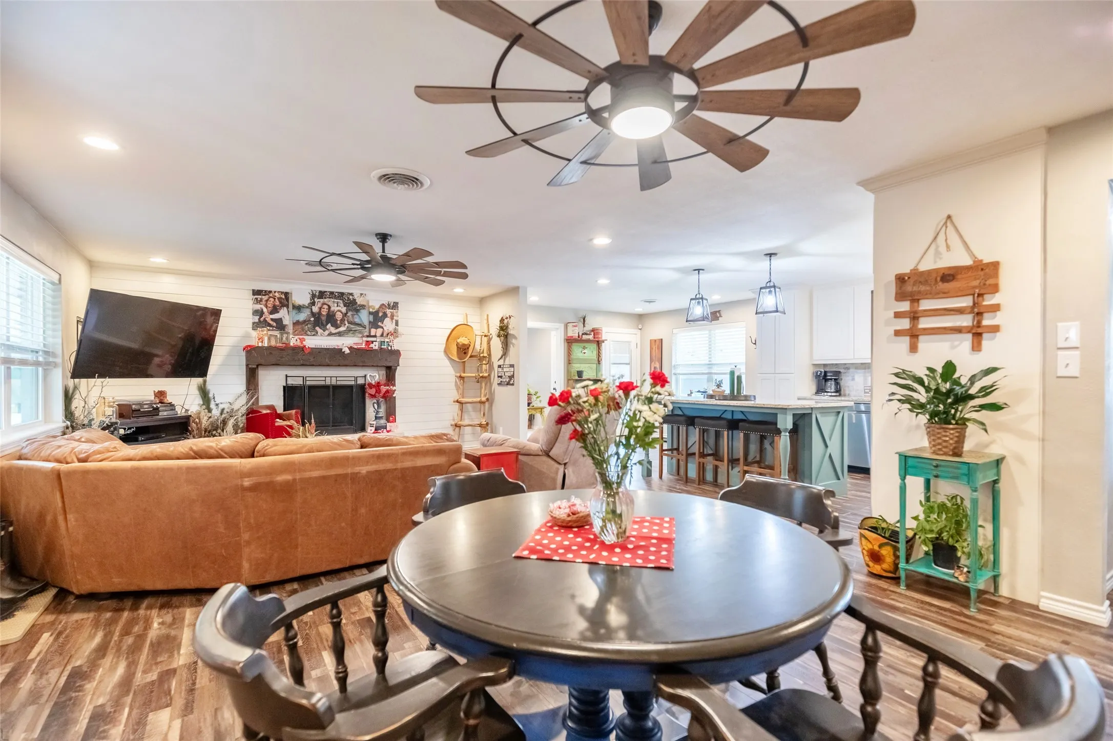 Single Family Residence For Sale in Callahan County , 9259 County Road 258, Clyde, Texas 79510, 4 Bedroom, 3 Bathroom, Garage spaces, 2,156 Sqft, built in 1977, mls#21315874, Real Estate Agent in Clyde, Homes For Sale in Callahan county, Homes For Sale in Clyde, Realtor in Clyde Texas, Real Estate Brokerage Independent Realty Texas, Luminita Cordes Realtor