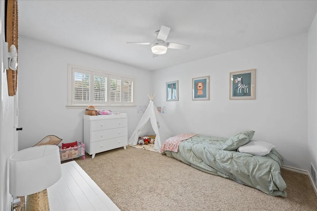 Duplex For Rent in Dallas County , 7610 Meadow Oaks Drive, Dallas, Texas 75230, 3 Bedroom, 2 Bathroom, 2 Garage spaces, 2,102 Sqft, built in 1969, mls#21315040, Real Estate Agent in Dallas, Homes For Rent in Dallas county, Homes For Rent in Dallas, Realtor in Dallas Texas, Real Estate Brokerage Independent Realty Texas, Luminita Cordes Realtor