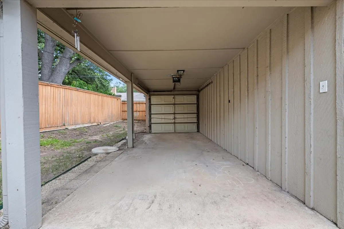 Duplex For Rent in Dallas County , 7610 Meadow Oaks Drive, Dallas, Texas 75230, 3 Bedroom, 2 Bathroom, 2 Garage spaces, 2,102 Sqft, built in 1969, mls#21315040, Real Estate Agent in Dallas, Homes For Rent in Dallas county, Homes For Rent in Dallas, Realtor in Dallas Texas, Real Estate Brokerage Independent Realty Texas, Luminita Cordes Realtor