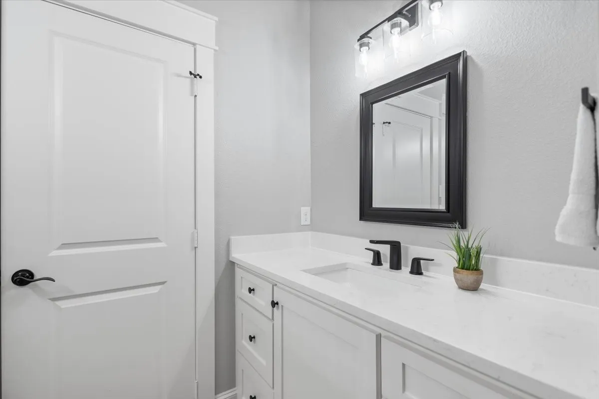 Single Family Residence For Sale in Smith County , 1627 Orchard Lane, Hideaway, Texas 75771, 3 Bedroom, 2 Bathroom, 2 Garage spaces, 1,865 Sqft, built in 2023, mls#21315921, Real Estate Agent in Hideaway, Homes For Sale in Smith county, Homes For Sale in Hideaway, Realtor in Hideaway Texas, Real Estate Brokerage Independent Realty Texas, Luminita Cordes Realtor