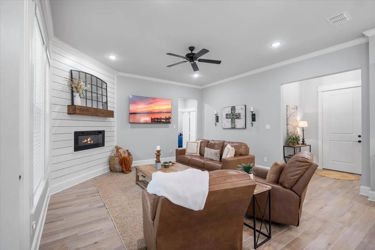 Single Family Residence For Sale in Smith County , 1627 Orchard Lane, Hideaway, Texas 75771, 3 Bedroom, 2 Bathroom, 2 Garage spaces, 1,865 Sqft, built in 2023, mls#21315921, Real Estate Agent in Hideaway, Homes For Sale in Smith county, Homes For Sale in Hideaway, Realtor in Hideaway Texas, Real Estate Brokerage Independent Realty Texas, Luminita Cordes Realtor