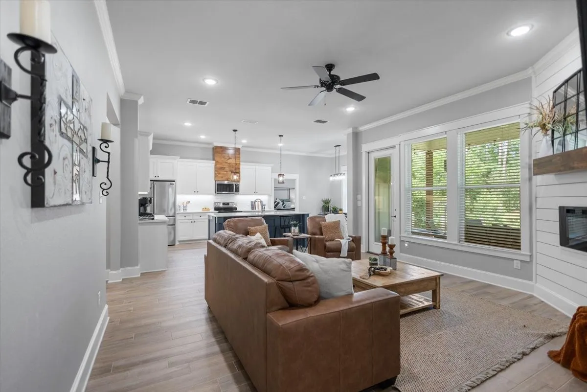 Single Family Residence For Sale in Smith County , 1627 Orchard Lane, Hideaway, Texas 75771, 3 Bedroom, 2 Bathroom, 2 Garage spaces, 1,865 Sqft, built in 2023, mls#21315921, Real Estate Agent in Hideaway, Homes For Sale in Smith county, Homes For Sale in Hideaway, Realtor in Hideaway Texas, Real Estate Brokerage Independent Realty Texas, Luminita Cordes Realtor