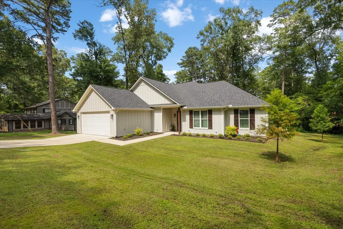Single Family Residence For Sale in Smith County , 1627 Orchard Lane, Hideaway, Texas 75771, 3 Bedroom, 2 Bathroom, 2 Garage spaces, 1,865 Sqft, built in 2023, mls#21315921, Real Estate Agent in Hideaway, Homes For Sale in Smith county, Homes For Sale in Hideaway, Realtor in Hideaway Texas, Real Estate Brokerage Independent Realty Texas, Luminita Cordes Realtor
