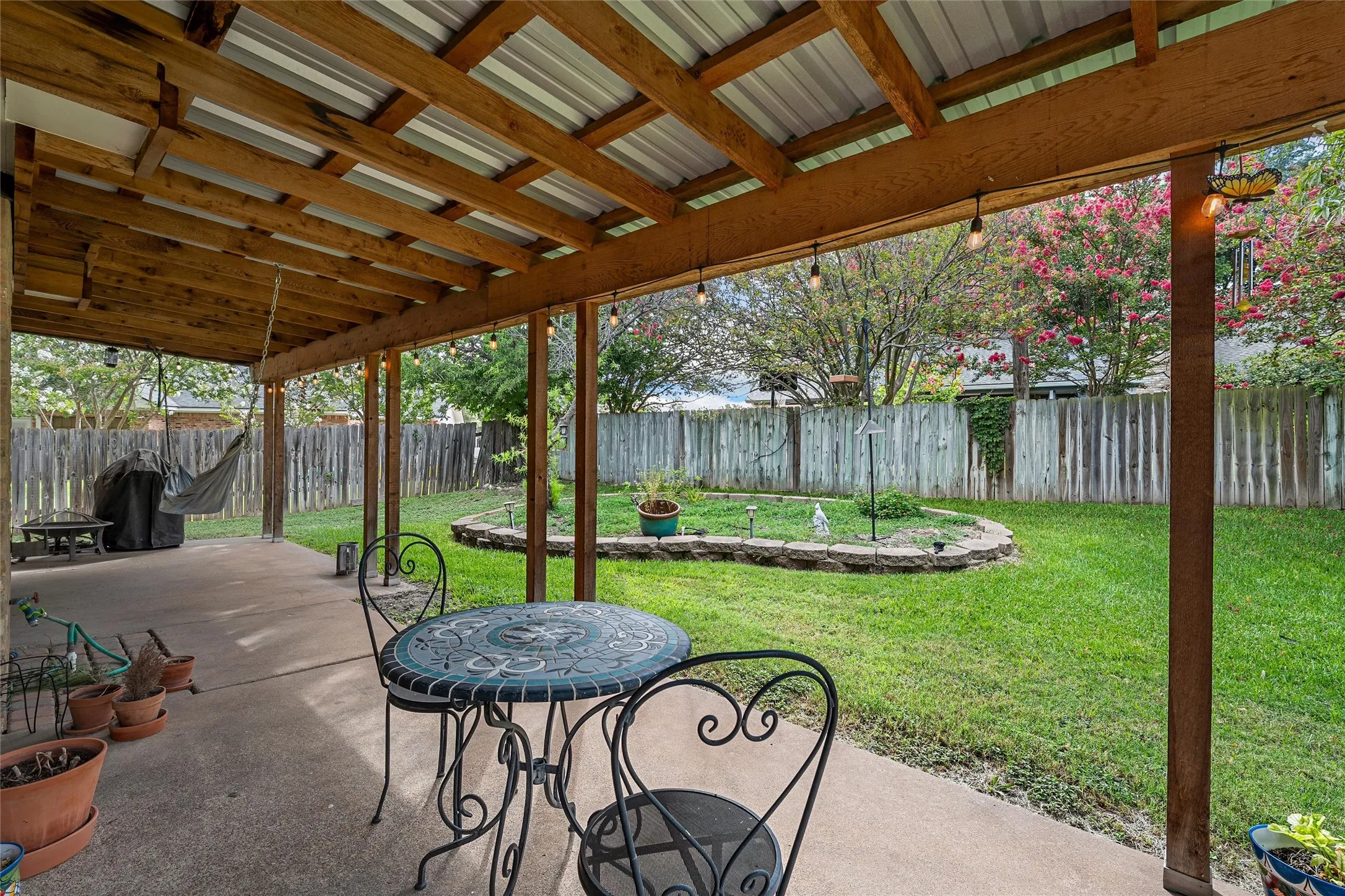 Single Family Residence For Sale in Mc Lennan County , 8202 Whippoorwill Drive, Woodway, Texas 76712, 4 Bedroom, 3 Bathroom, 2 Garage spaces, 2,572 Sqft, built in 1978, mls#21315039, Real Estate Agent in Woodway, Homes For Sale in Mc Lennan county, Homes For Sale in Woodway, Realtor in Woodway Texas, Real Estate Brokerage Independent Realty Texas, Luminita Cordes Realtor