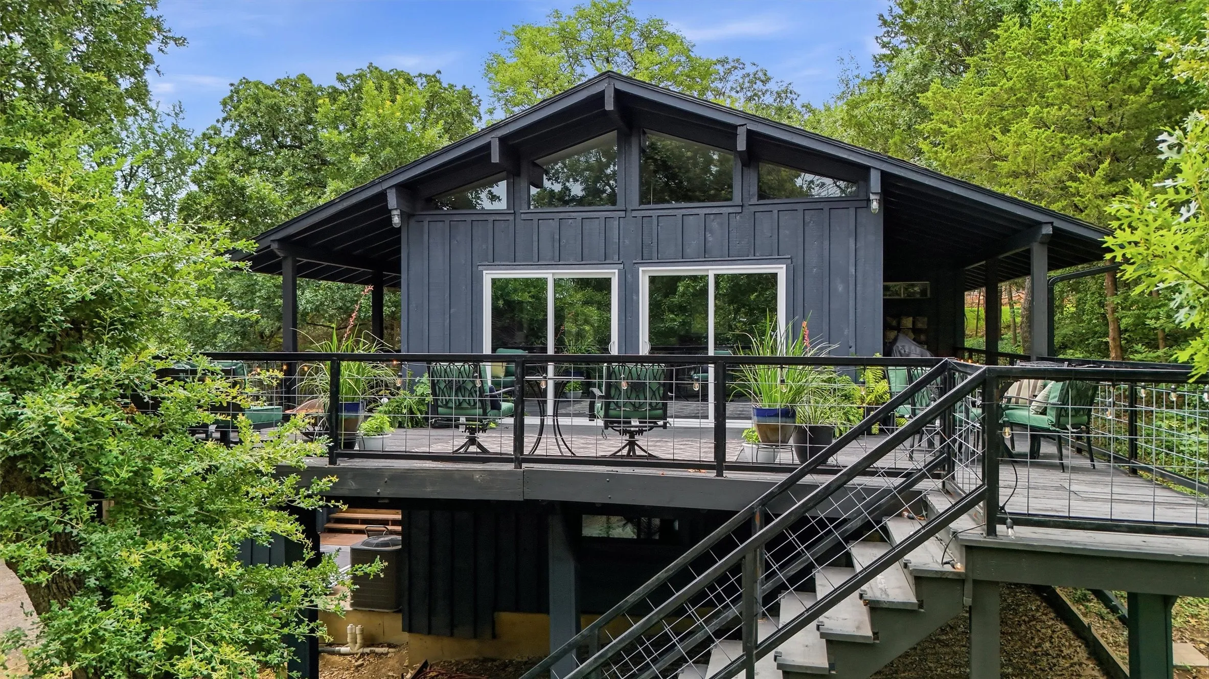 Single Family Residence For Sale in Grayson County , 130 Spanish Trail, Pottsboro, Texas 75076, 3 Bedroom, 2 Bathroom, Garage spaces, 1,935 Sqft, built in 1961, mls#21315900, Real Estate Agent in Pottsboro, Homes For Sale in Grayson county, Homes For Sale in Pottsboro, Realtor in Pottsboro Texas, Real Estate Brokerage Independent Realty Texas, Luminita Cordes Realtor