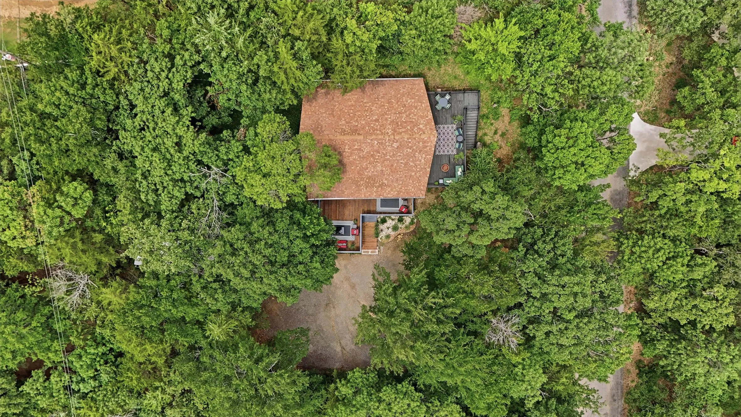 Single Family Residence For Sale in Grayson County , 130 Spanish Trail, Pottsboro, Texas 75076, 3 Bedroom, 2 Bathroom, Garage spaces, 1,935 Sqft, built in 1961, mls#21315900, Real Estate Agent in Pottsboro, Homes For Sale in Grayson county, Homes For Sale in Pottsboro, Realtor in Pottsboro Texas, Real Estate Brokerage Independent Realty Texas, Luminita Cordes Realtor