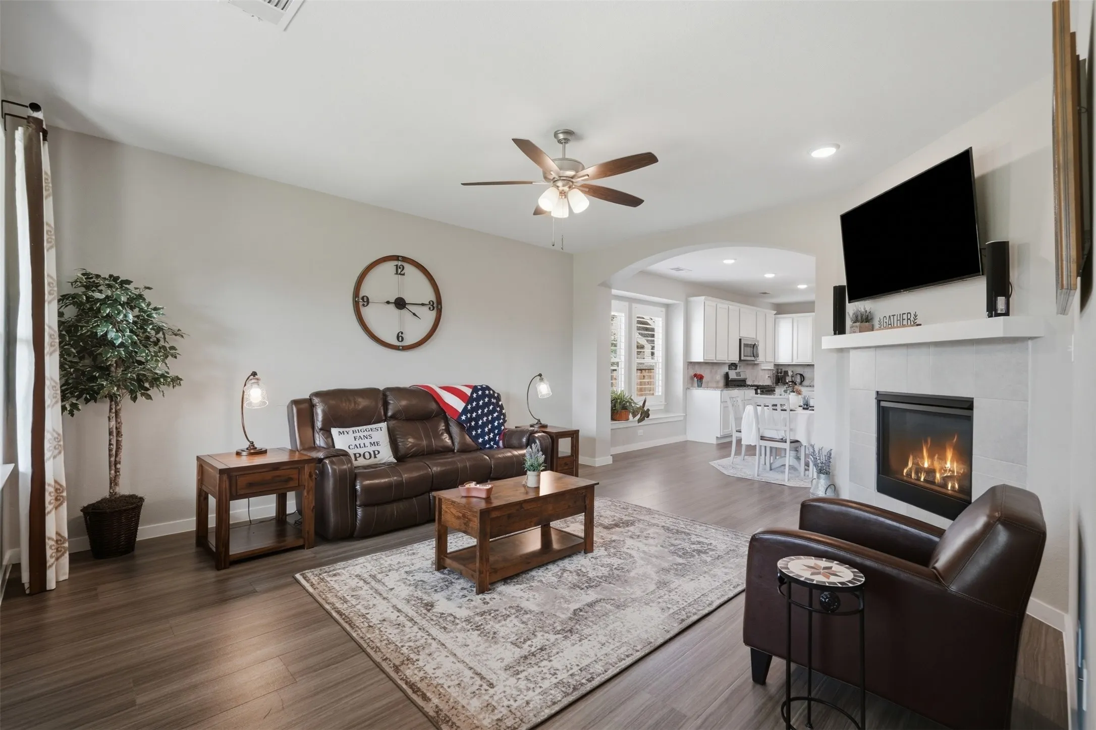 Generous living area and easy flow into the open concept kitchen.