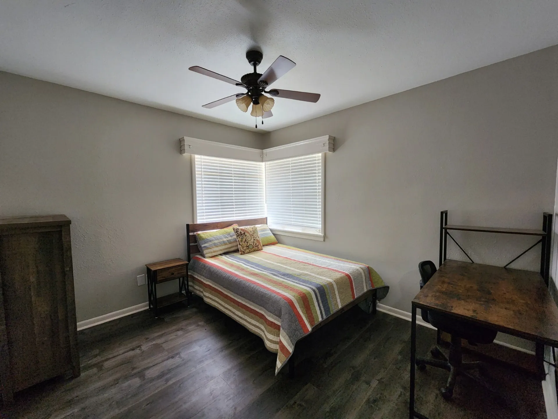 Single Family Residence For Rent in Erath County , 718 College, Stephenville, Texas 76401, 8 Bedroom, 5 Bathroom, 1 Garage spaces, 3,043 Sqft, built in 1949, mls#21315935, Real Estate Agent in Stephenville, Homes For Rent in Erath county, Homes For Rent in Stephenville, Realtor in Stephenville Texas, Real Estate Brokerage Independent Realty Texas, Luminita Cordes Realtor