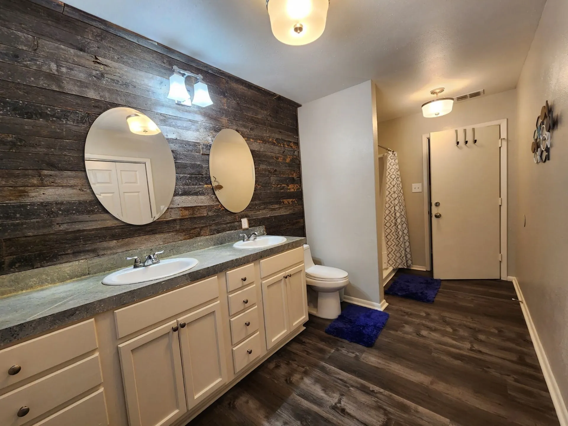 Single Family Residence For Rent in Erath County , 718 College, Stephenville, Texas 76401, 8 Bedroom, 5 Bathroom, 1 Garage spaces, 3,043 Sqft, built in 1949, mls#21315935, Real Estate Agent in Stephenville, Homes For Rent in Erath county, Homes For Rent in Stephenville, Realtor in Stephenville Texas, Real Estate Brokerage Independent Realty Texas, Luminita Cordes Realtor