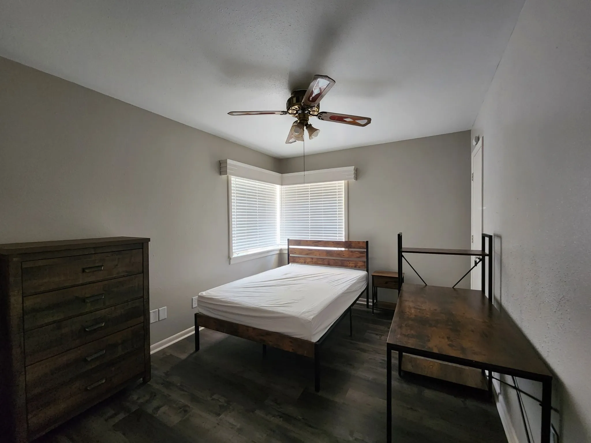 Single Family Residence For Rent in Erath County , 718 College, Stephenville, Texas 76401, 8 Bedroom, 5 Bathroom, 1 Garage spaces, 3,043 Sqft, built in 1949, mls#21315935, Real Estate Agent in Stephenville, Homes For Rent in Erath county, Homes For Rent in Stephenville, Realtor in Stephenville Texas, Real Estate Brokerage Independent Realty Texas, Luminita Cordes Realtor