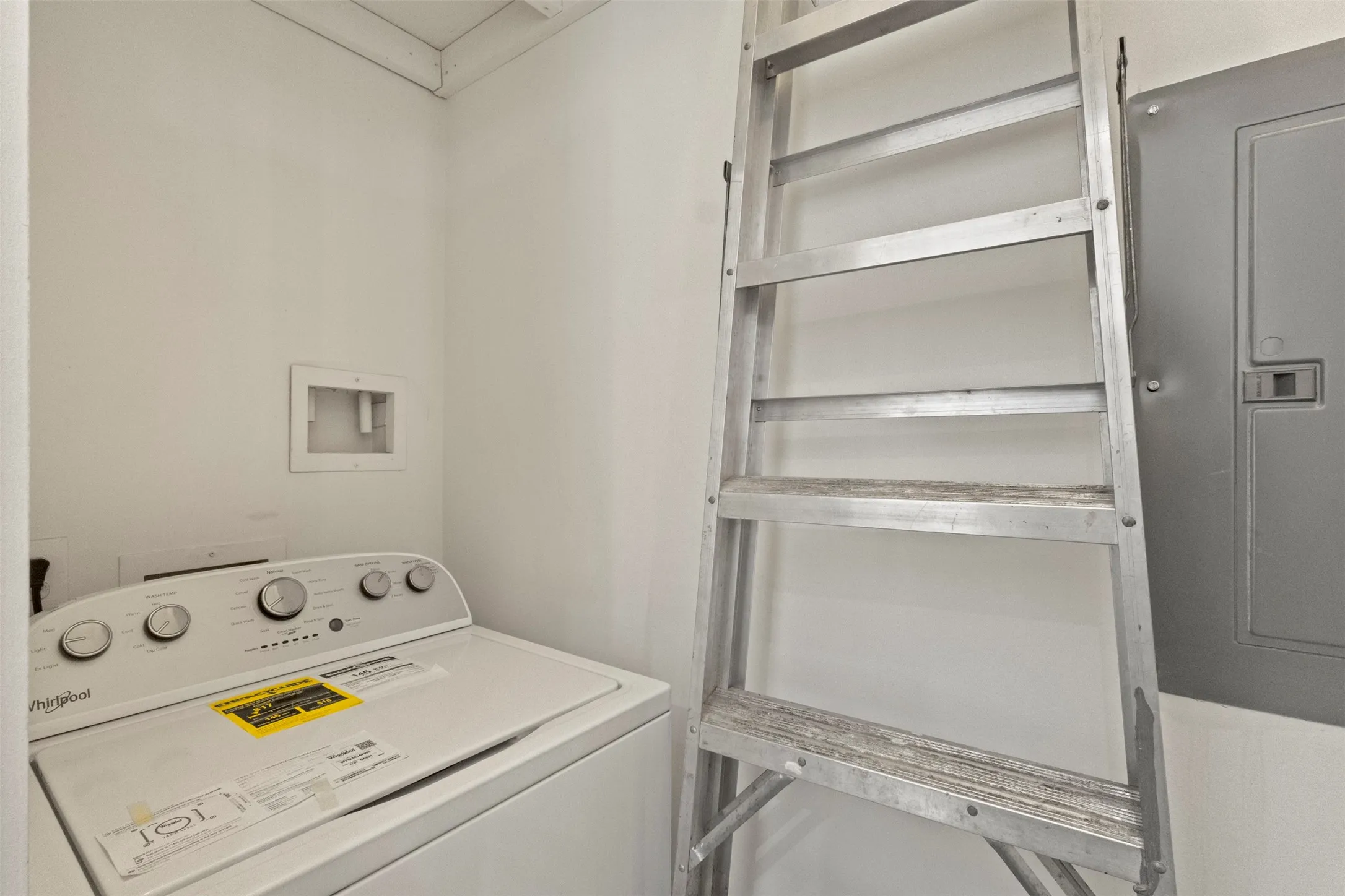 Condominium For Sale in Dallas County , 2502 Live Oak Street 236, Dallas, Texas 75204, 1 Bedroom, 1 Bathroom, 1 Garage spaces, 894 Sqft, built in 1998, mls#21311748, Real Estate Agent in Dallas, Homes For Sale in Dallas county, Homes For Sale in Dallas, Realtor in Dallas Texas, Real Estate Brokerage Independent Realty Texas, Luminita Cordes Realtor