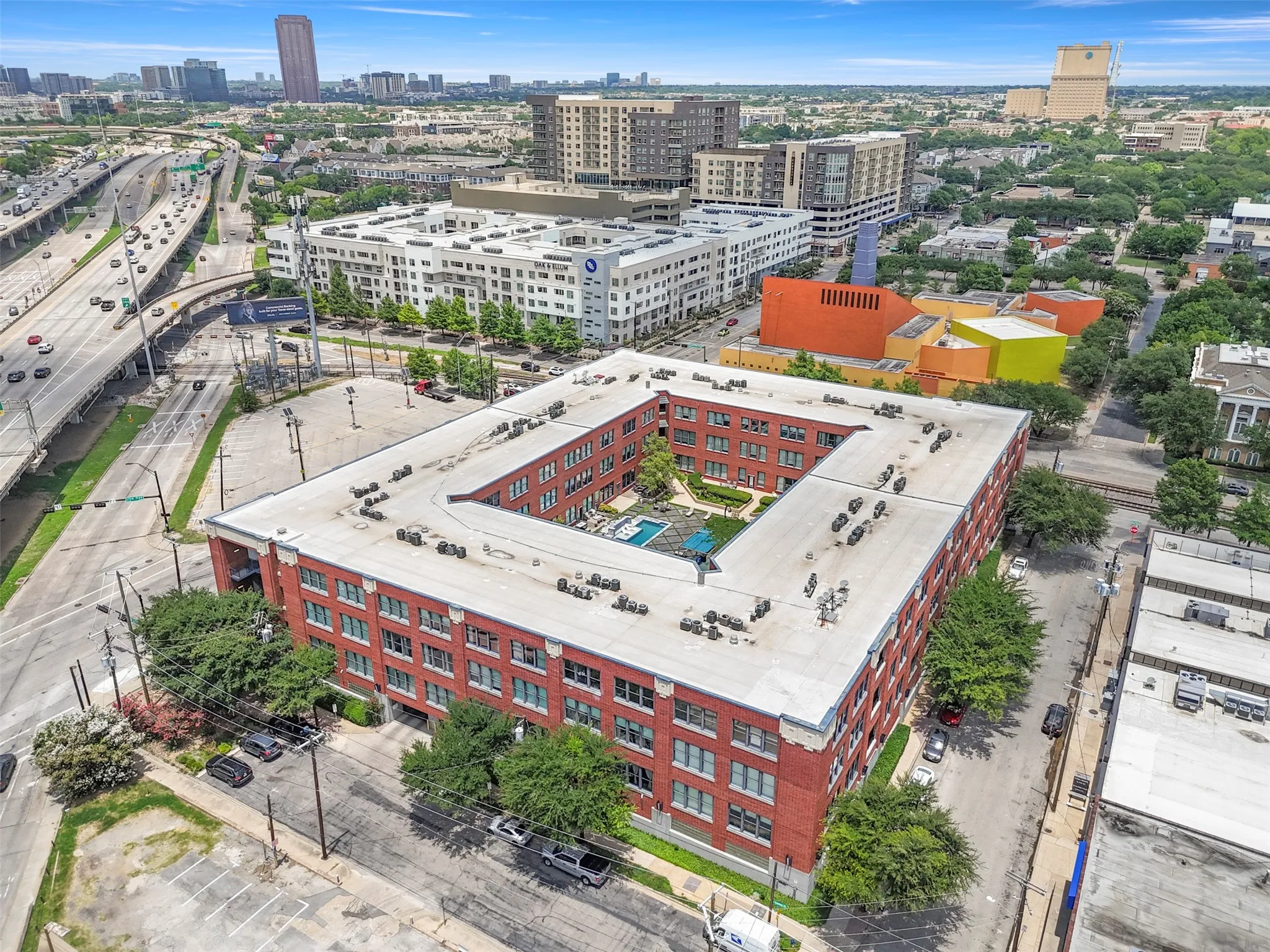 Condominium For Sale in Dallas County , 2502 Live Oak Street 236, Dallas, Texas 75204, 1 Bedroom, 1 Bathroom, 1 Garage spaces, 894 Sqft, built in 1998, mls#21311748, Real Estate Agent in Dallas, Homes For Sale in Dallas county, Homes For Sale in Dallas, Realtor in Dallas Texas, Real Estate Brokerage Independent Realty Texas, Luminita Cordes Realtor