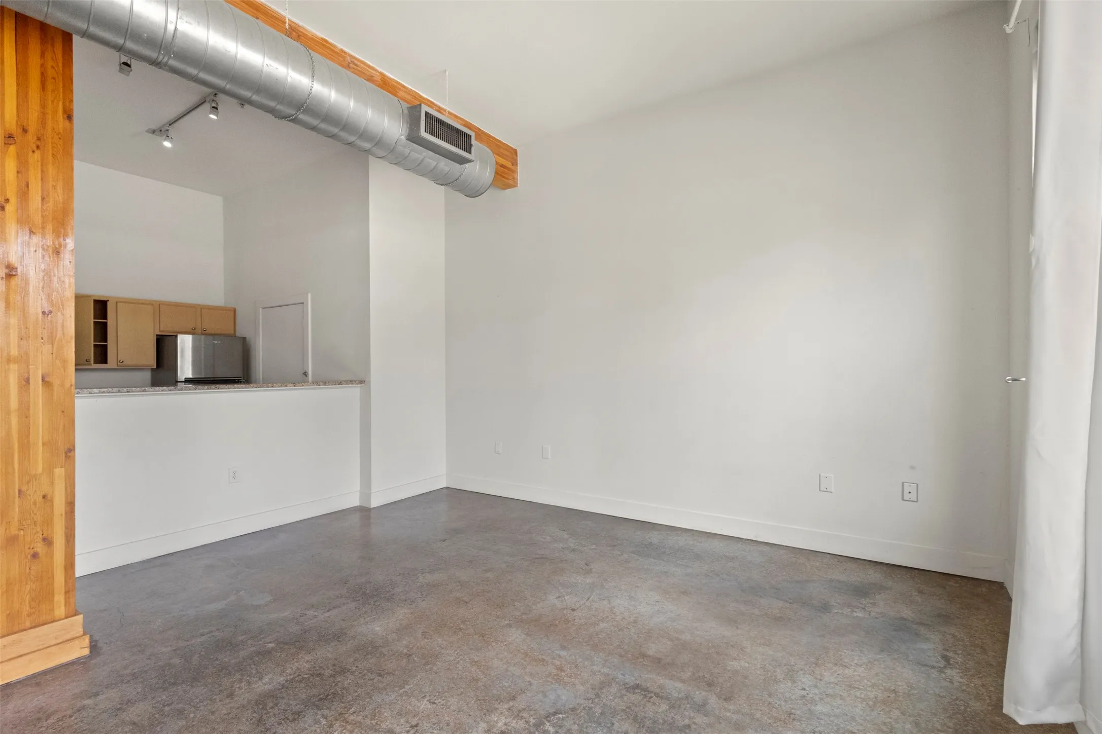 Condominium For Sale in Dallas County , 2502 Live Oak Street 236, Dallas, Texas 75204, 1 Bedroom, 1 Bathroom, 1 Garage spaces, 894 Sqft, built in 1998, mls#21311748, Real Estate Agent in Dallas, Homes For Sale in Dallas county, Homes For Sale in Dallas, Realtor in Dallas Texas, Real Estate Brokerage Independent Realty Texas, Luminita Cordes Realtor